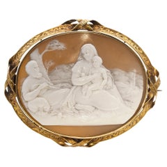 Antique 17K Yellow Gold Mary Joseph & Baby Jesus Shell Cameo Brooch