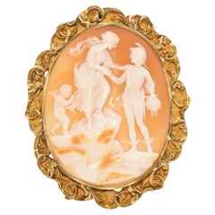 Antike 17 Karat Gelbgold Perseus Leading Andromeda Muschel-Kamee-Brosche