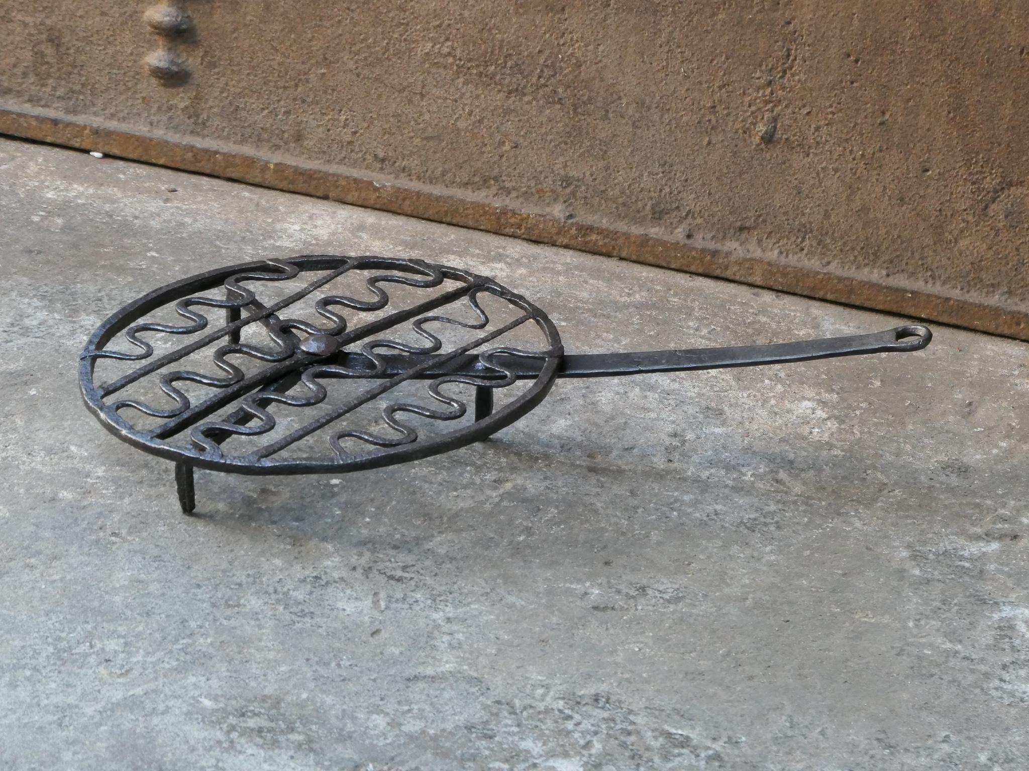Forged Antique 17th-18th Century French Louis XV Rotating Gridiron For Sale