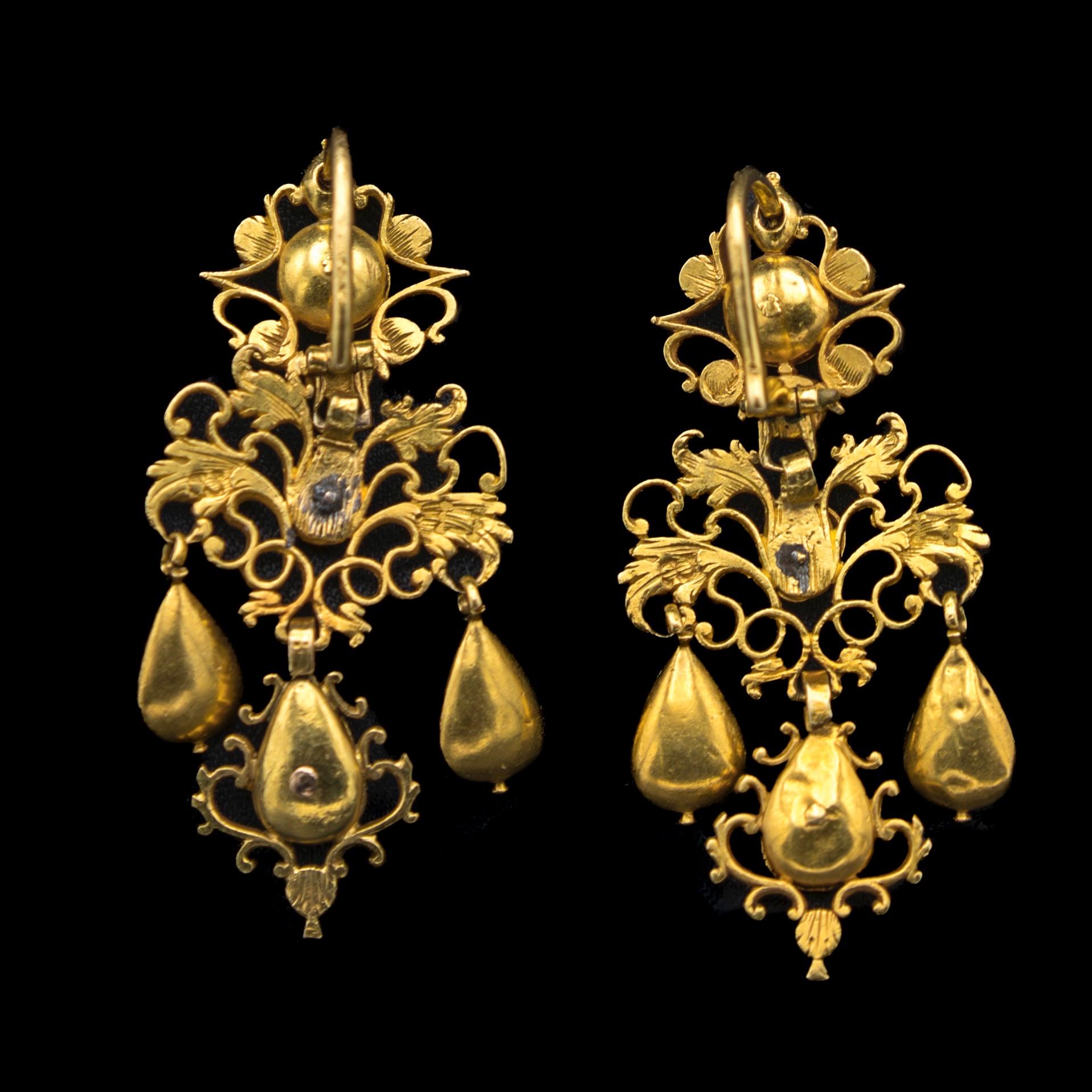 Ancienne Demi-Parure en or jaune à diamants sequilés du 17e/18e siècle Portugais en vente 4