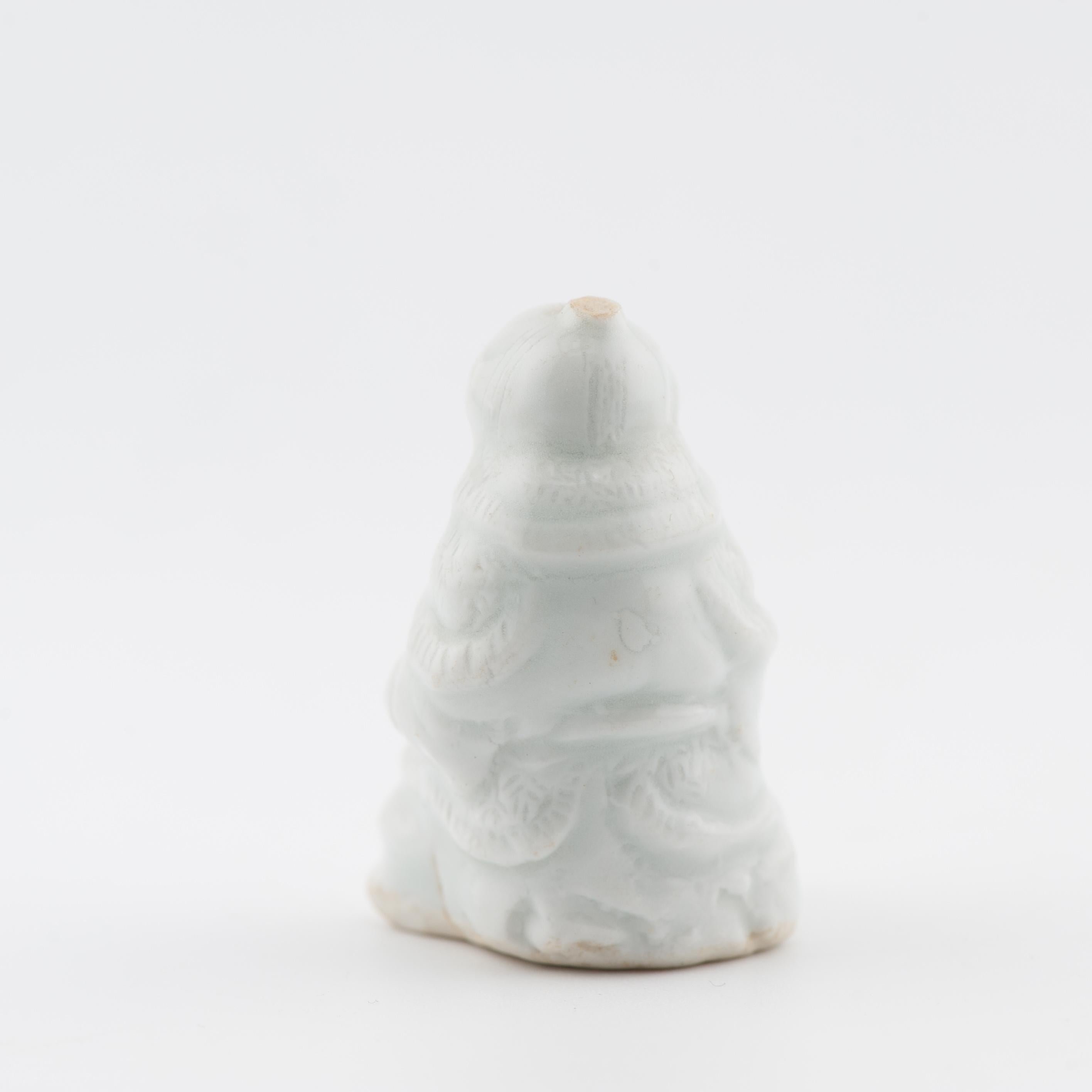Porcelaine Shunzhi ou Kangxi Blanc de Chine

Blanc de Chine Ces statues étaient fabriquées dans les fours de Dehua, dans la province de Fujian.

Ce sont des exemples rares !

Provenance : Collection d'une famille noble néerlandaise de Gelderland.

