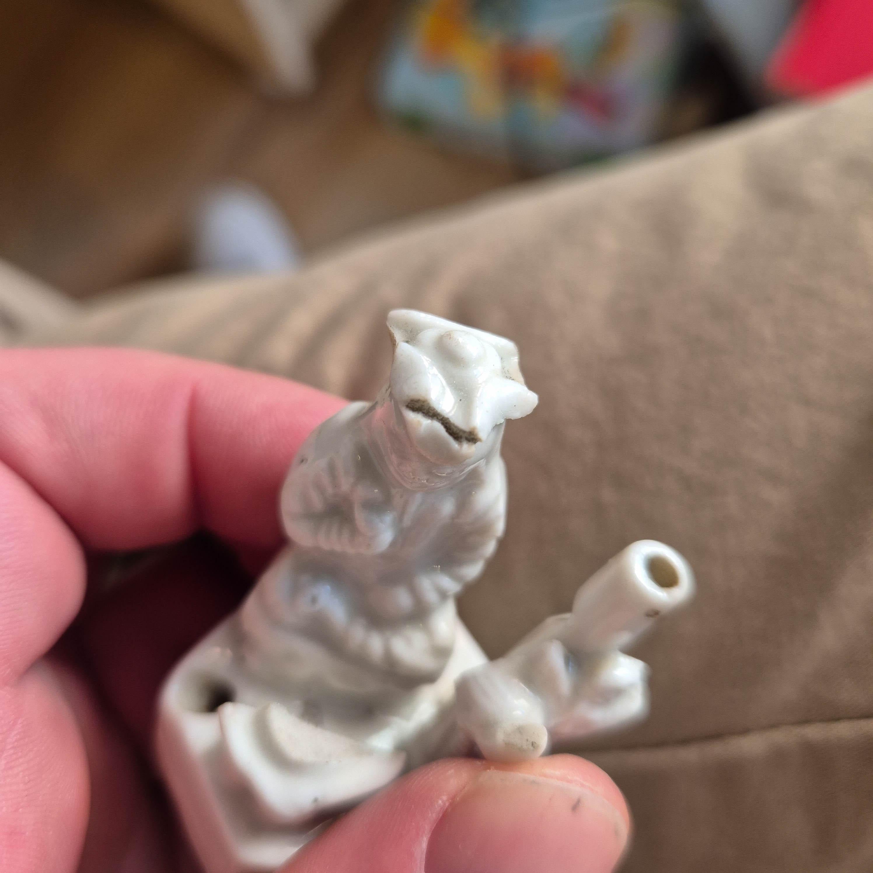 Antique 17th C Dehua Blanc de Chine Whistles European figure Dutchman For Sale 7