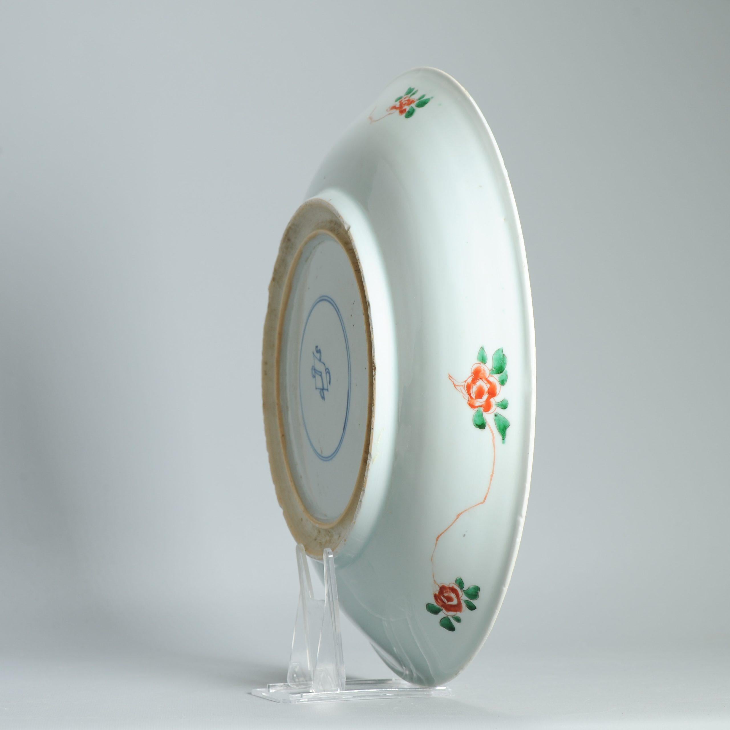 Qing Ancien plat d'époque Kangxi 17e siècle Porcelaine chinoise Famille Verte Paysages en vente