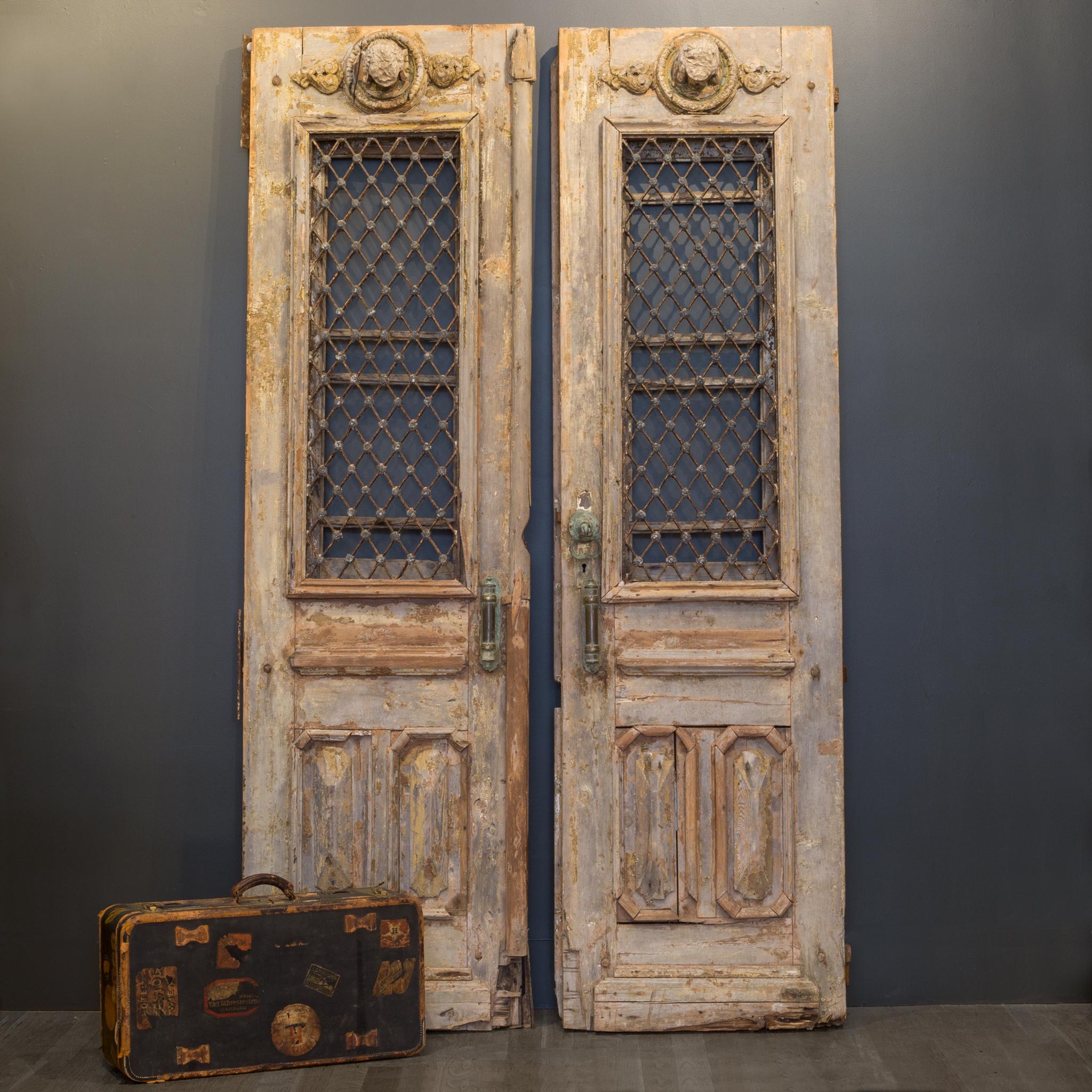 Antique 17th Century Wood and Bronze Italian Doors, circa 1600s 3