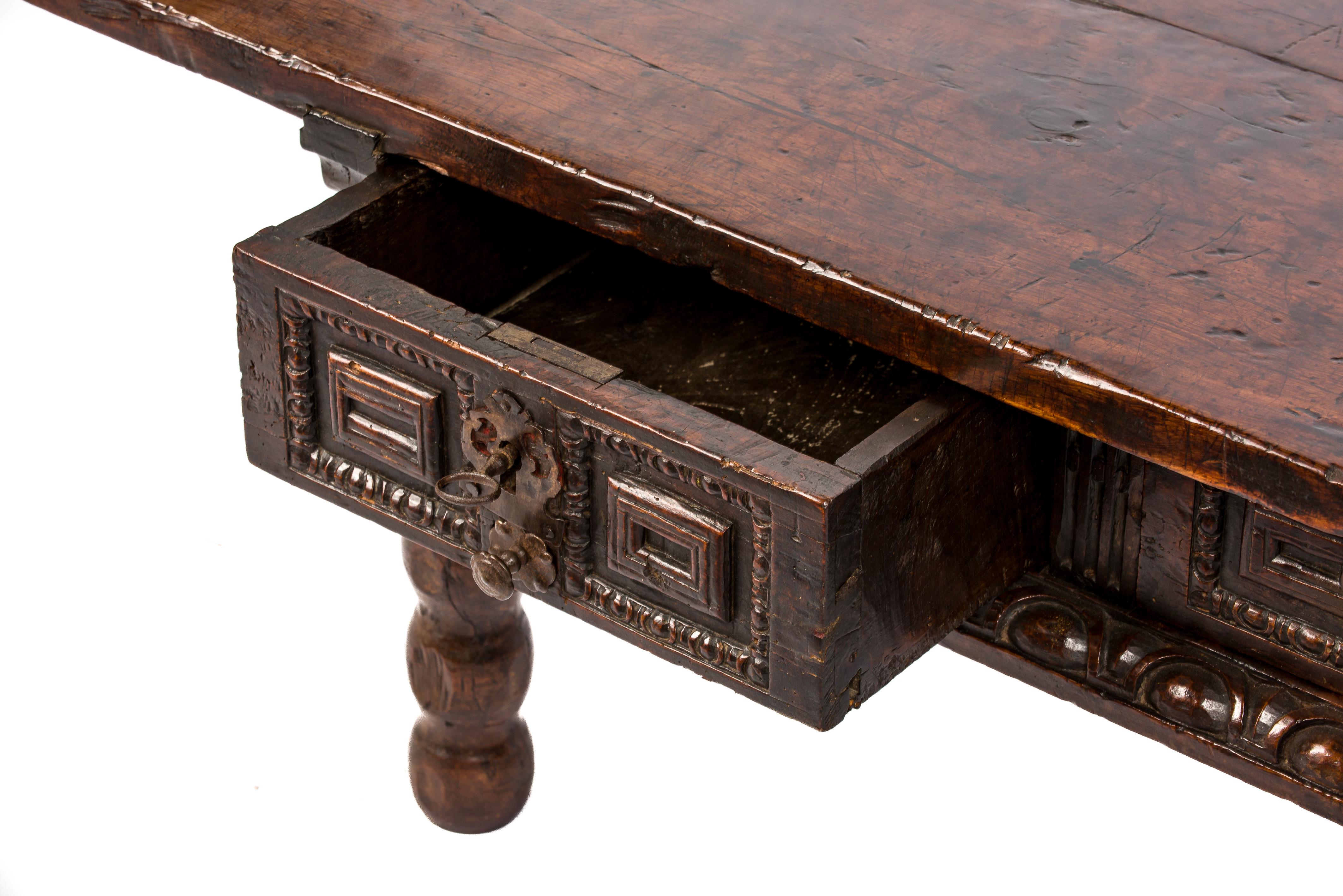 Antique 17th Century Baroque Spanish Walnut  Rustic Two Drawers Coffee Table 4