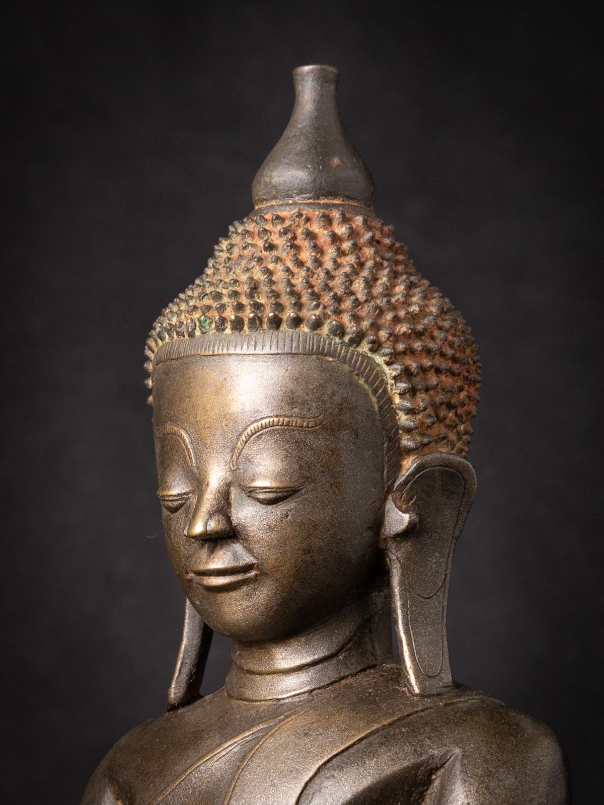Statue ancienne de Bouddha en bronze de Birmanie du 17e siècle en vente 8