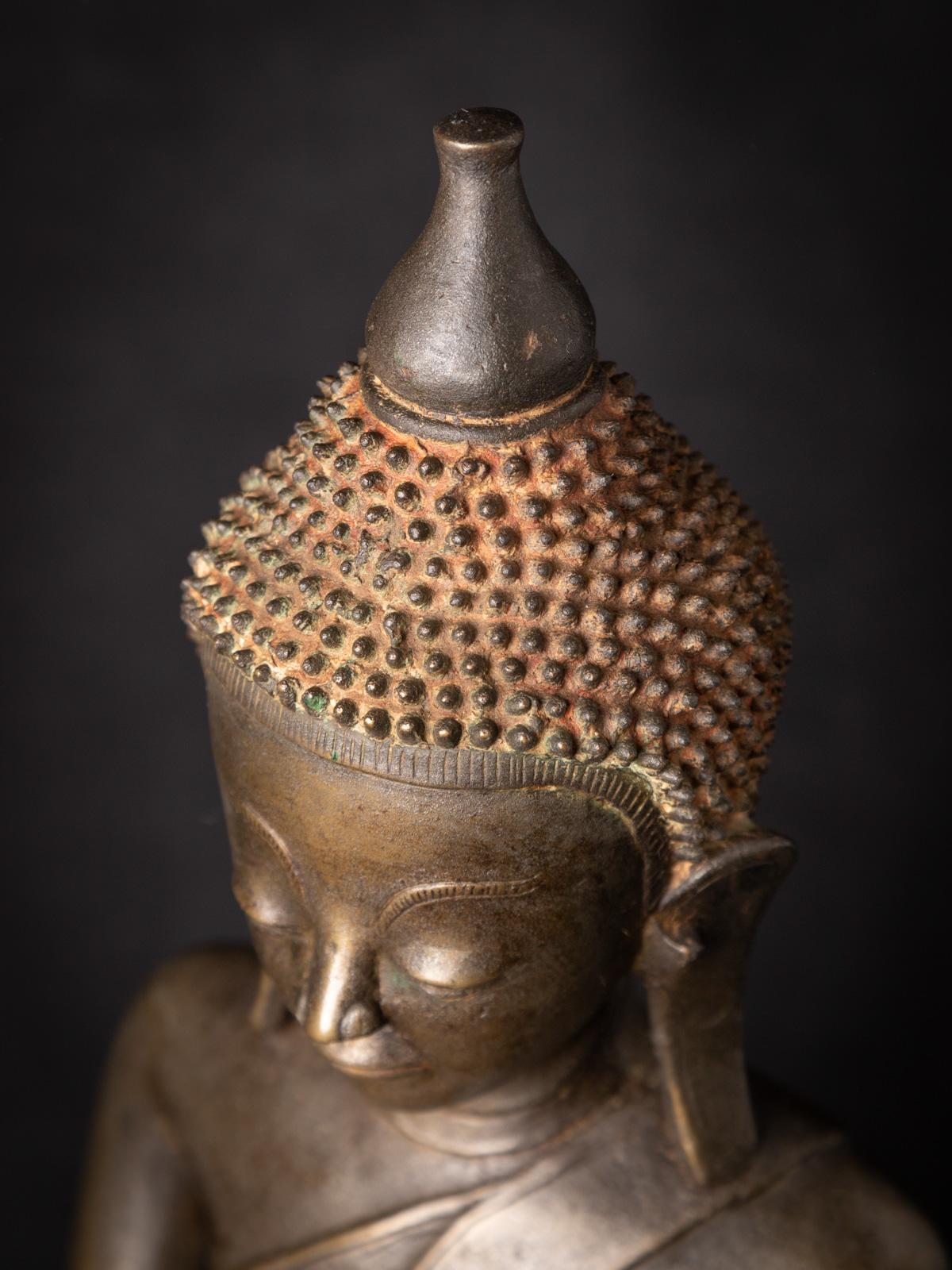 Statue ancienne de Bouddha en bronze de Birmanie du 17e siècle en vente 10