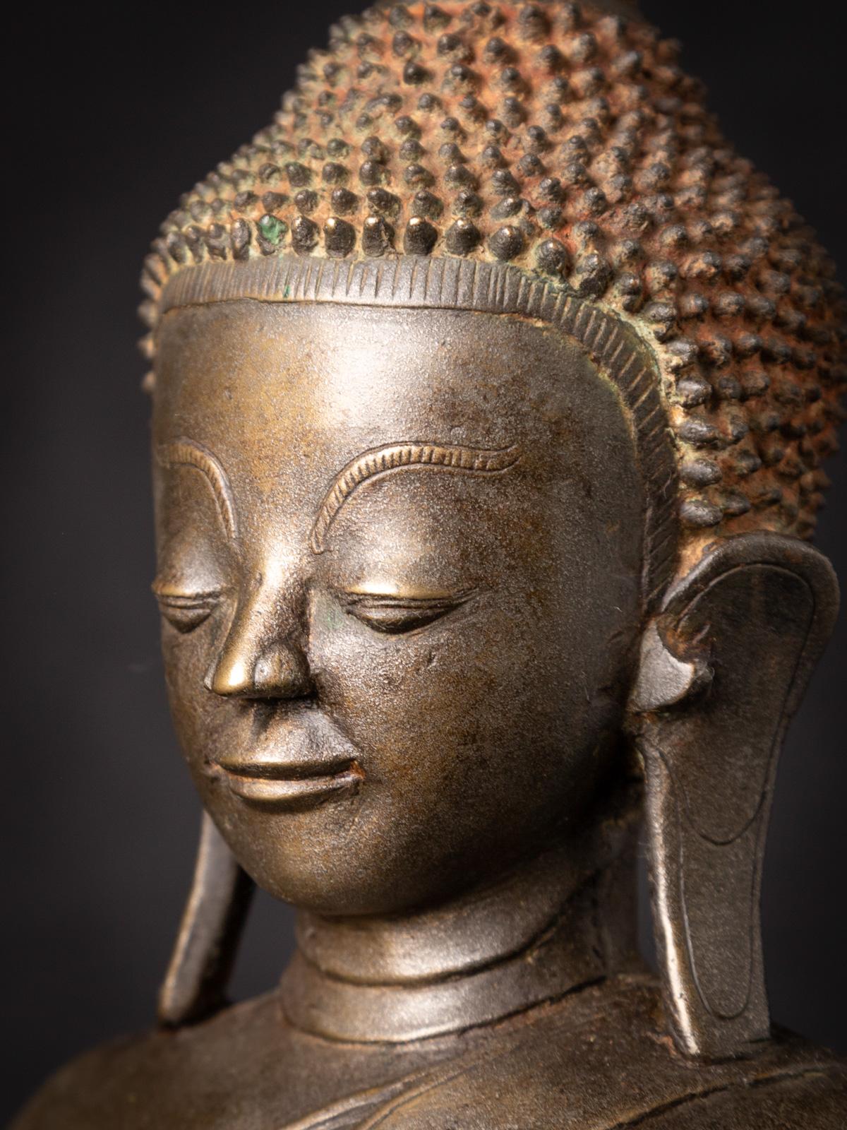 Statue ancienne de Bouddha en bronze de Birmanie du 17e siècle en vente 11
