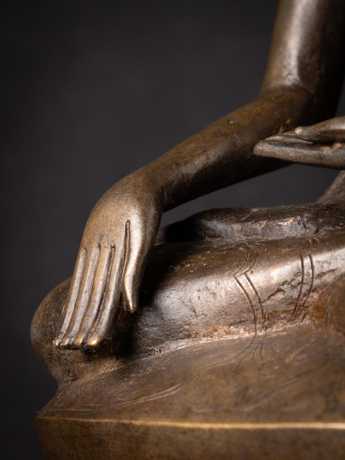 Statue ancienne de Bouddha en bronze de Birmanie du 17e siècle en vente 15