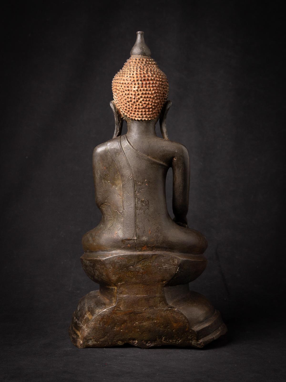 Bronze Statue ancienne de Bouddha en bronze de Birmanie du 17e siècle en vente