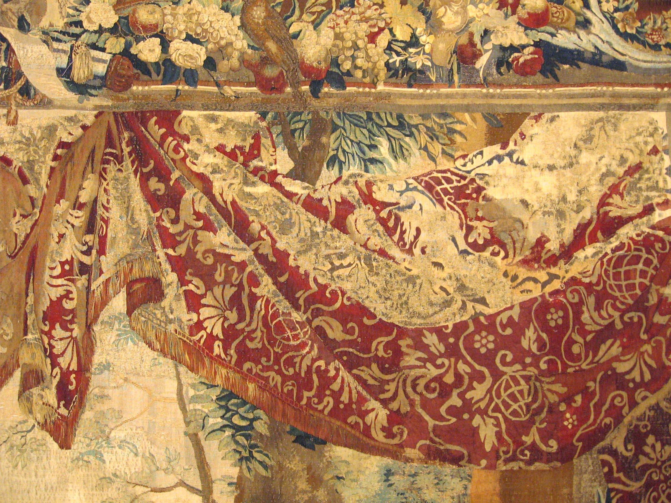 Antiguo tapiz de Bruselas del siglo XVII con cabeza de jabalí mitológico, de Jan Leyniers en venta 2