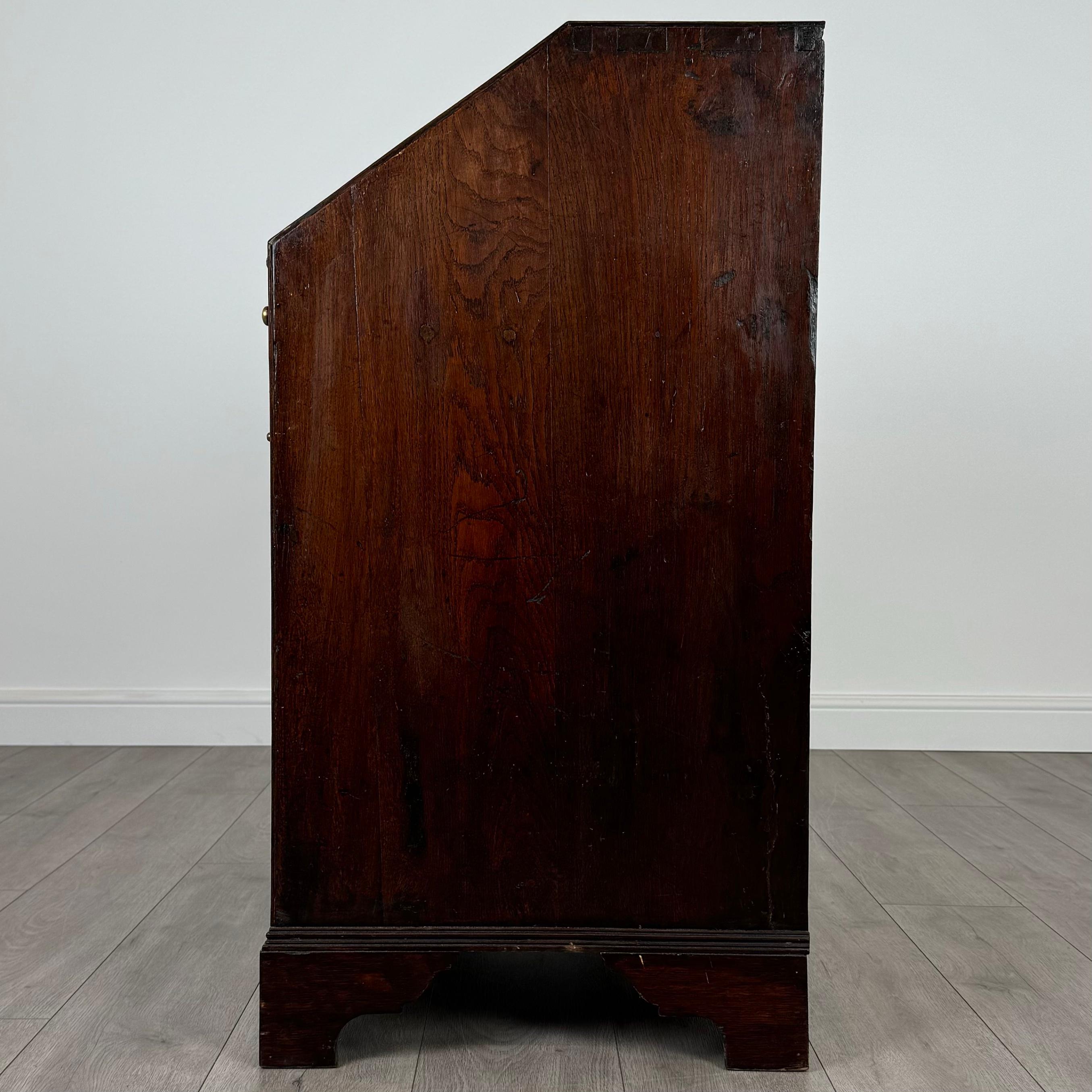XVIIIe siècle et antérieur Bureau ancien du 17ème siècle en Oak ( REF AF-3666 ) en vente