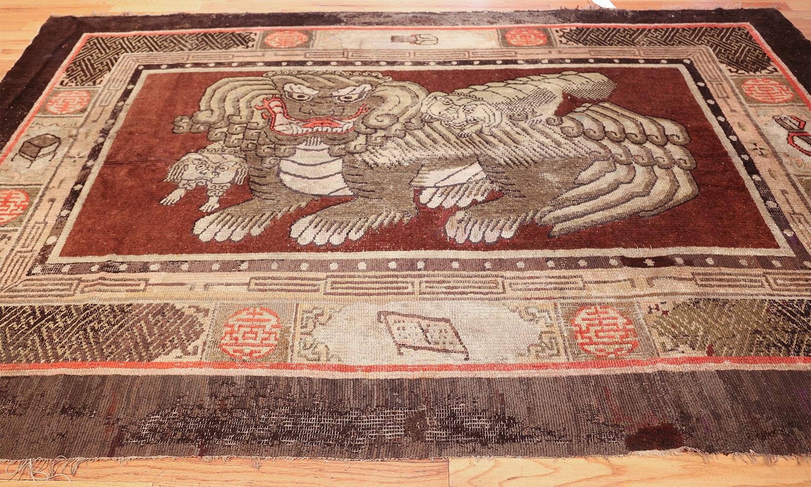 Nazmiyal Antique 17th Century Chinese Fu Dogs Rug. 6 ft 5 in x 10 ft 5 in   7