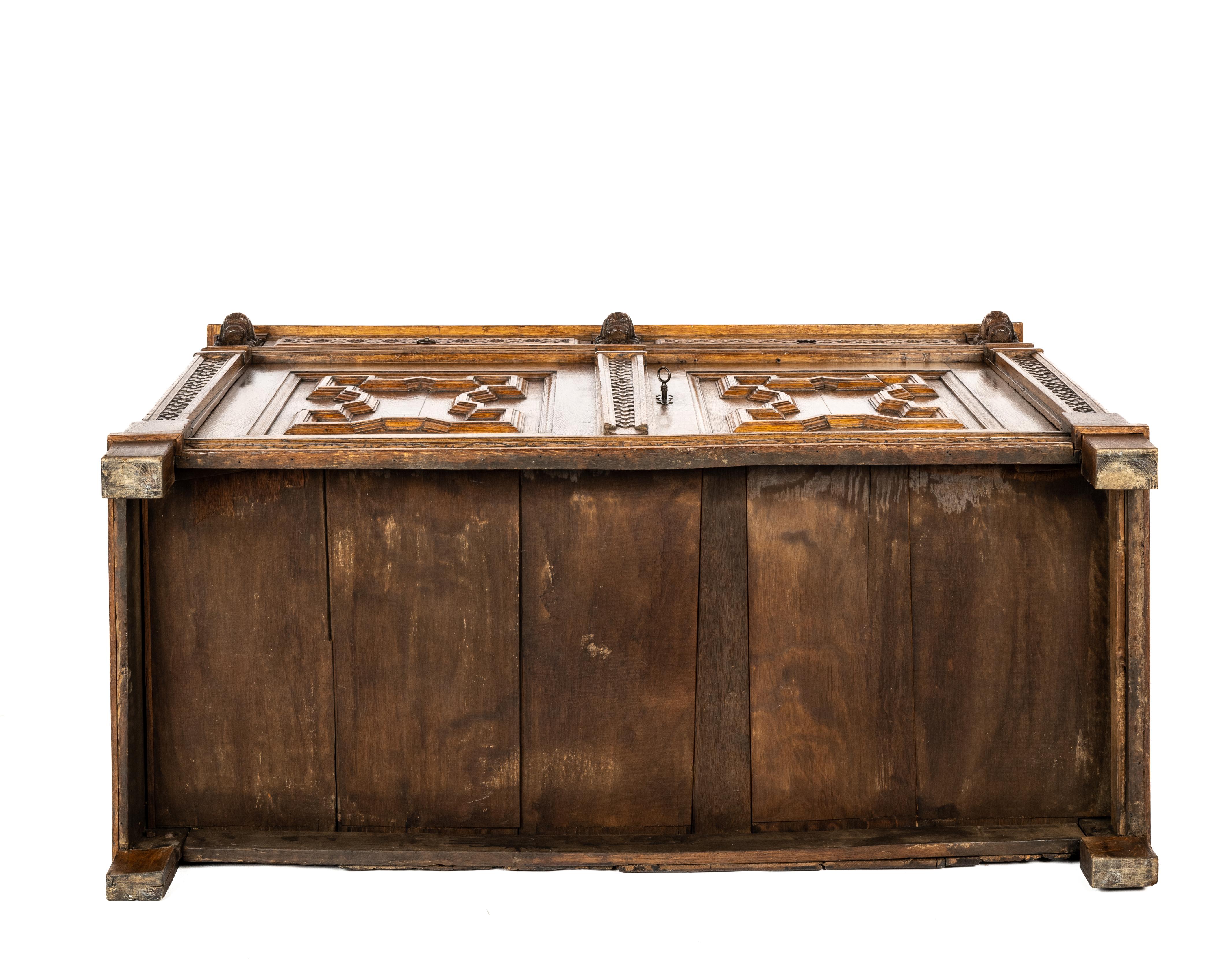 Antique 17th Century Dutch of Flemisch Honey Color Oak Rennaisance Cupboard For Sale 4