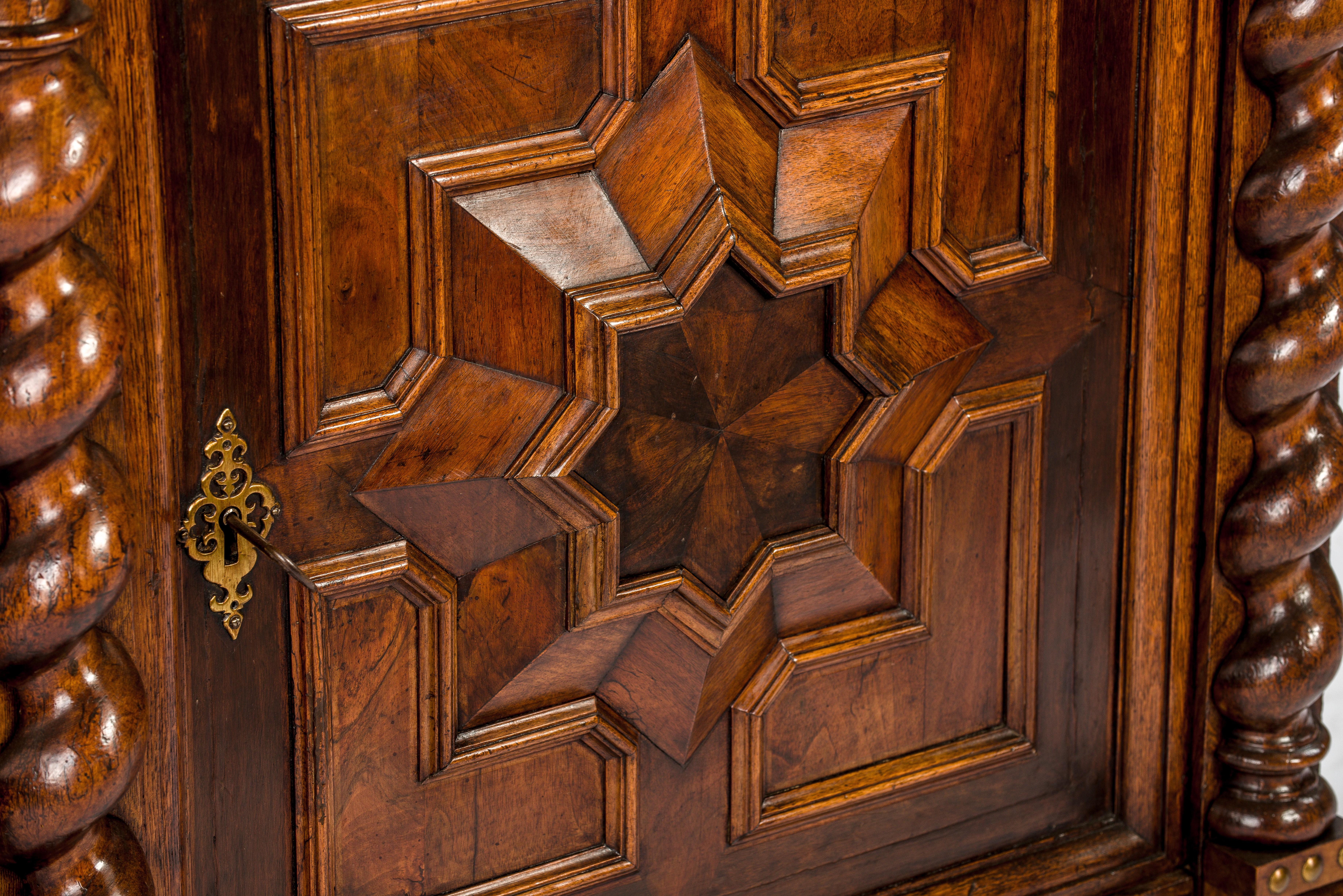 Polished Antique 17th Century Dutch Renaissance Dresser of Buffet in Oak and Walnut For Sale