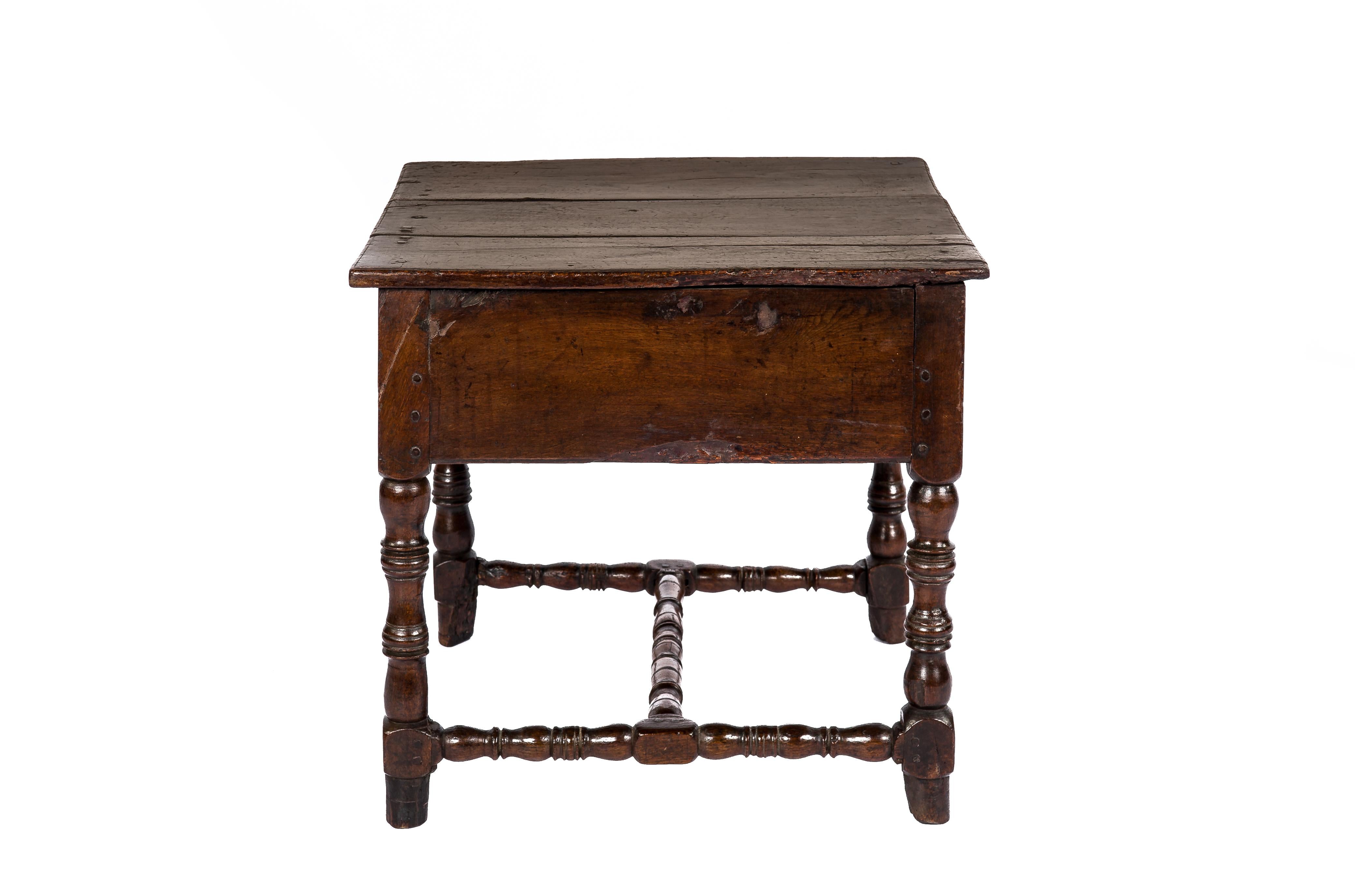 Polished Antique 17th Century English Charles II Oak Occasional Hall Side Table in Oak For Sale