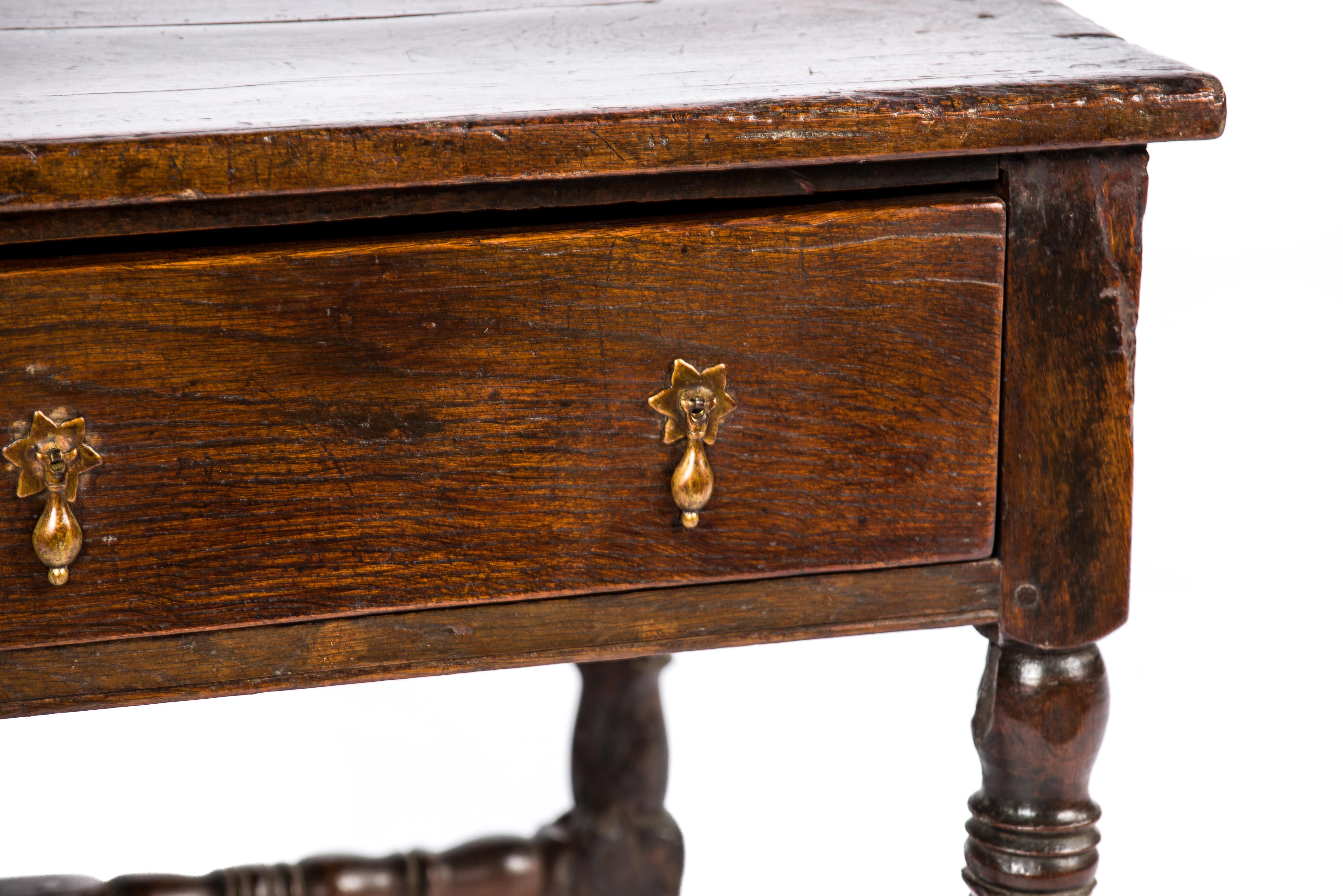 Antique 17th Century English Charles II Oak Occasional Hall Side Table in Oak For Sale 4