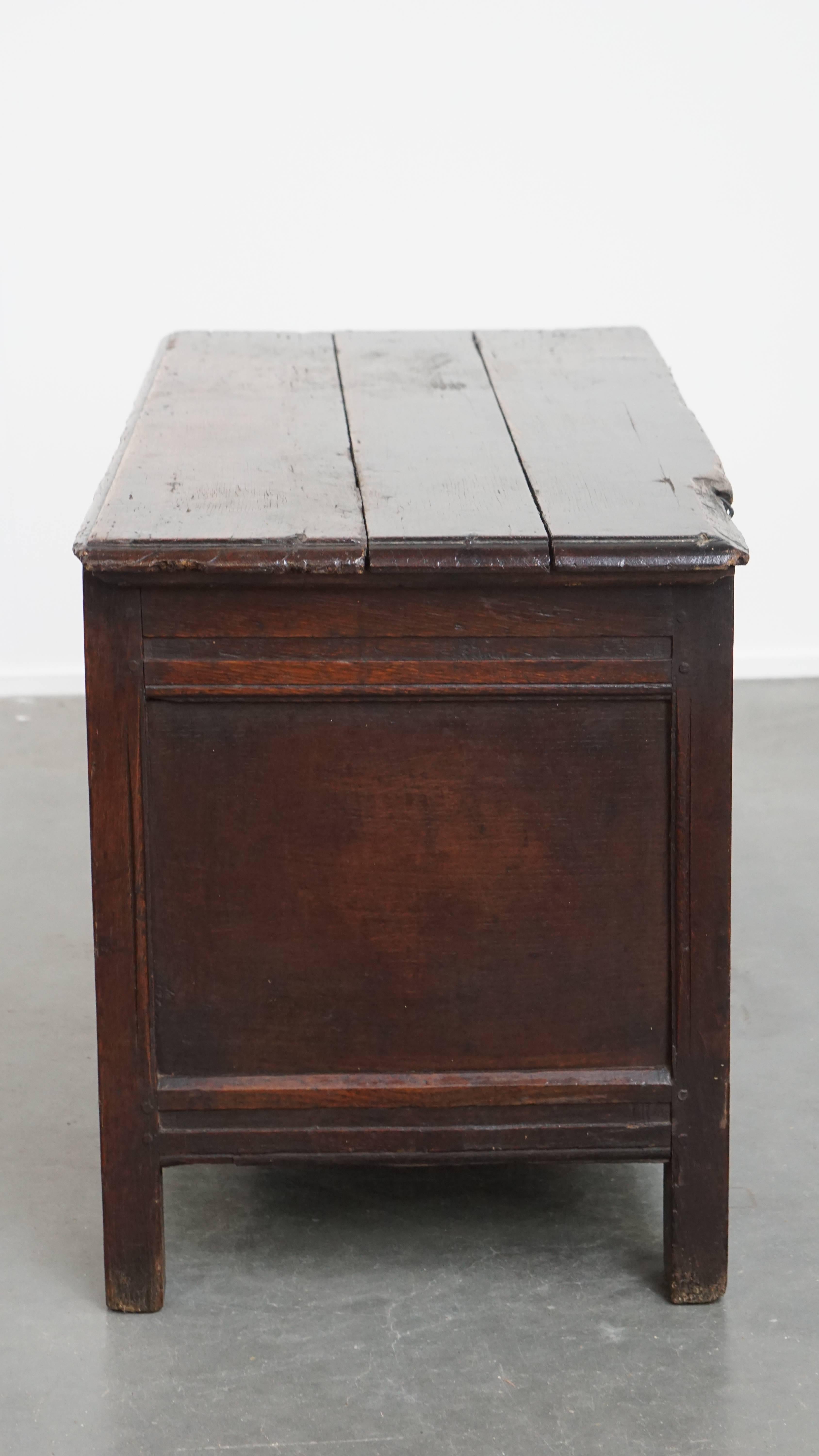18th Century and Earlier Antique 17th-century English oak chest For Sale