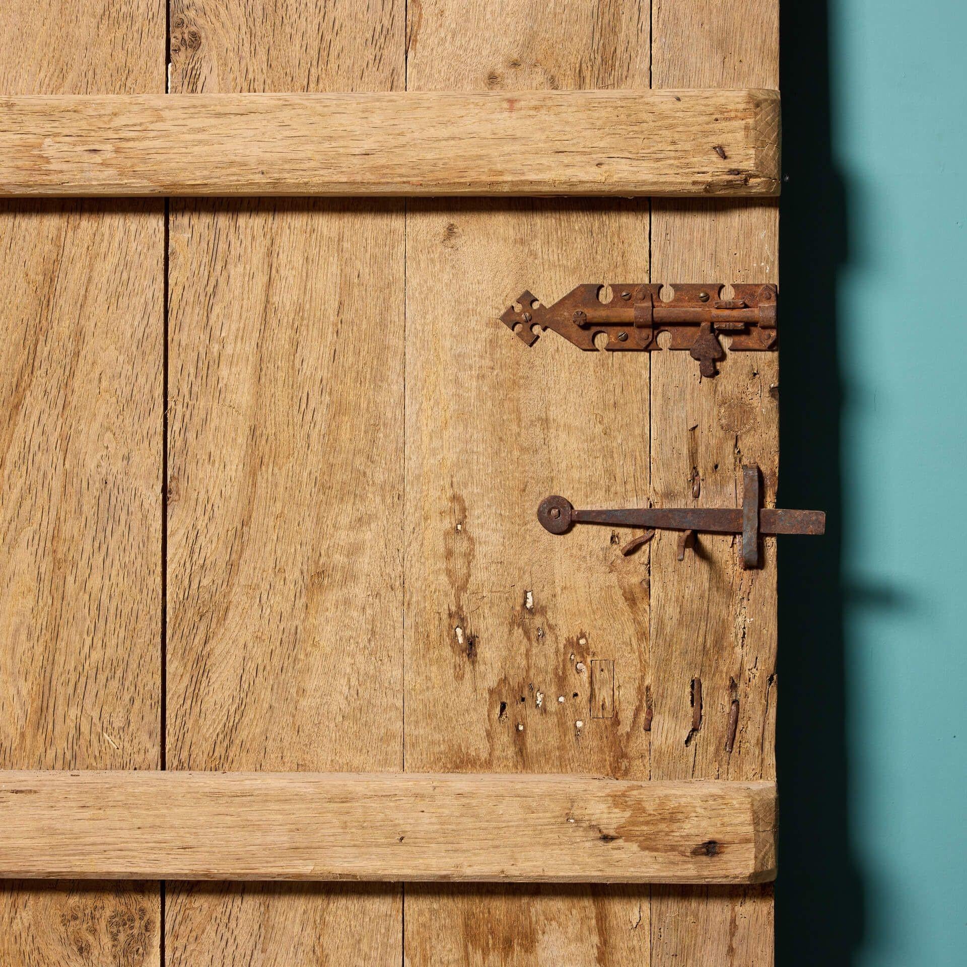 Antique 17th century English Oak Door In Fair Condition For Sale In Wormelow, Herefordshire