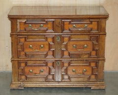 ANTIQUE 17TH CENTURY ENGLiSH OAK MEDIUM SIZED CHEST OF TWO OVER TWO DRAWERS