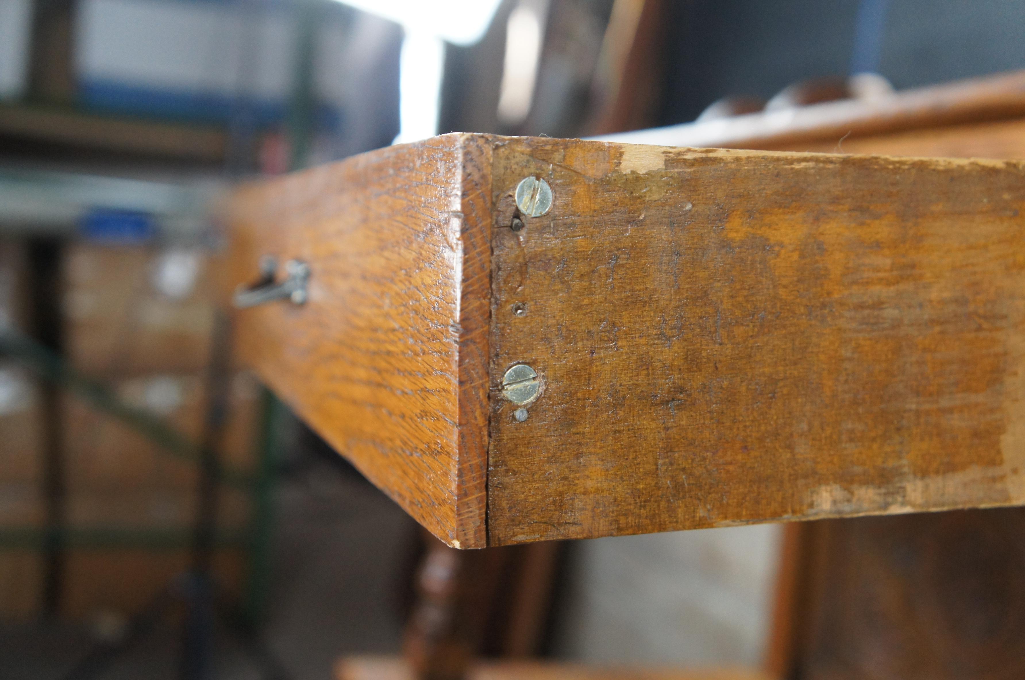 Antiguo Aparador Inglés del Siglo XVII de Roble Cuarteado Servidor Armario de Corte en venta 1
