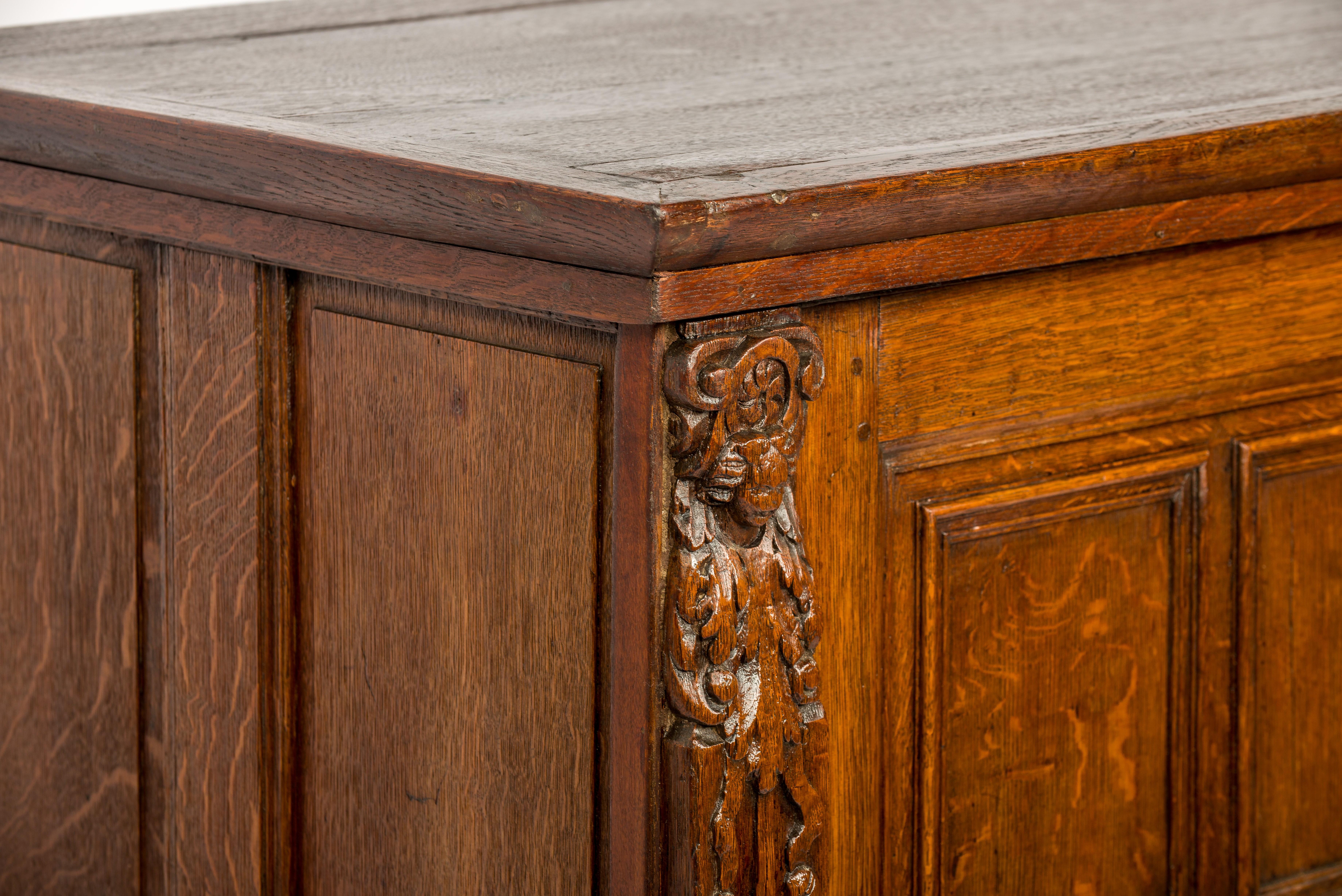 Antique 17th century Flemish solid brown oak Renaissance Carmelite cupboard For Sale 5