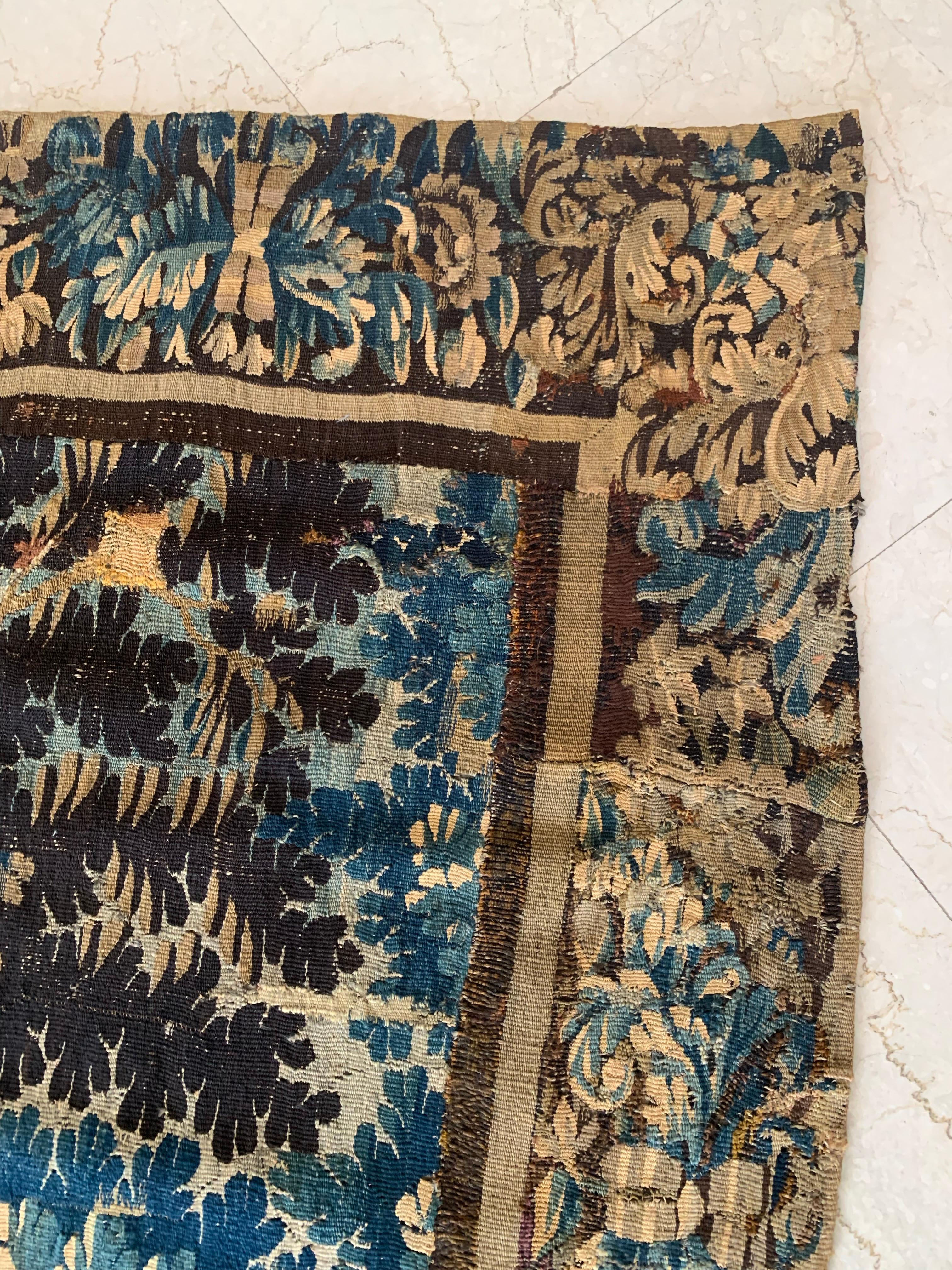 Ancienne tapisserie flamande du 17ème siècle à Verdure Verticale Paysage en vente 1