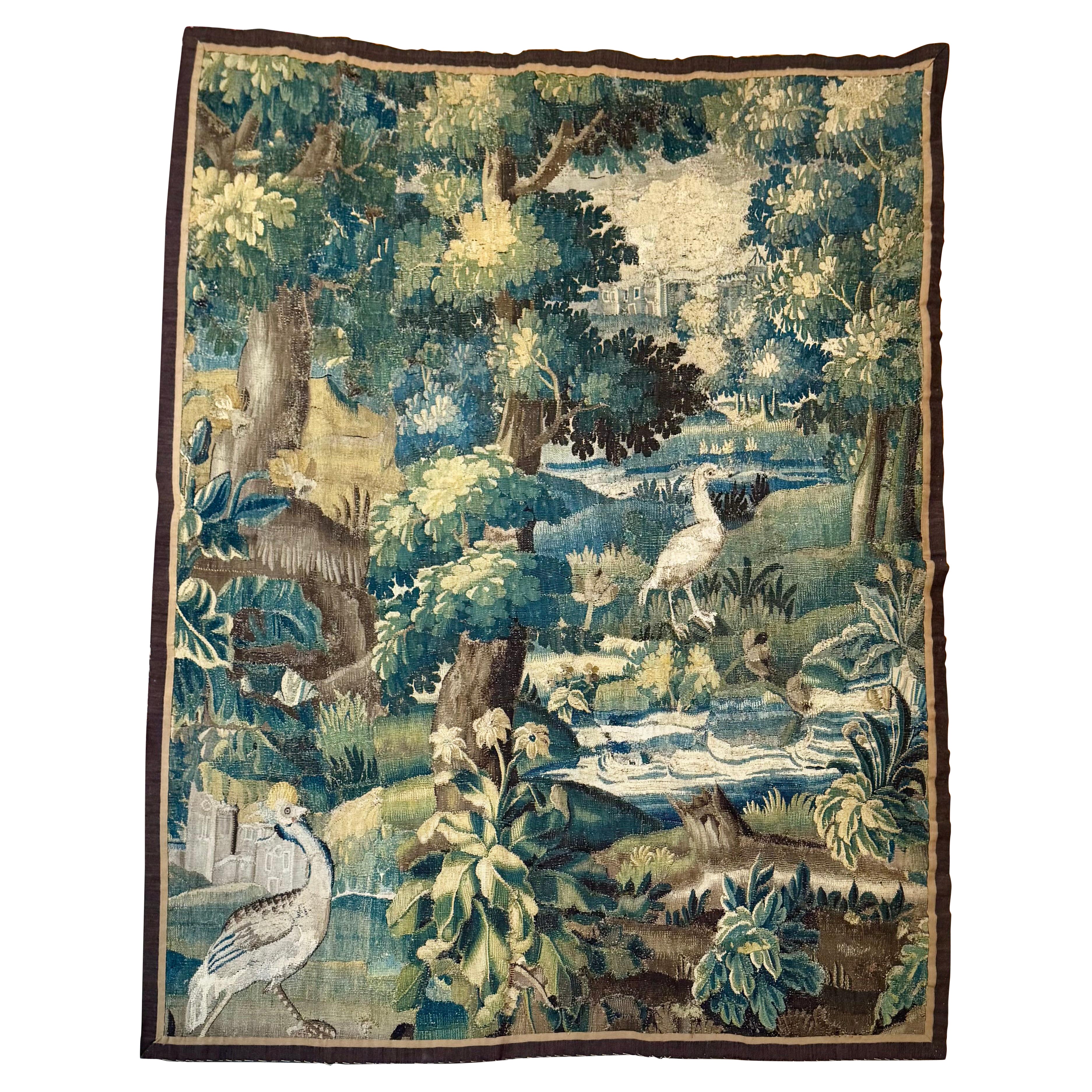 Ancienne tapisserie de paysage en verdure flamande du 17e siècle avec oiseaux en vente