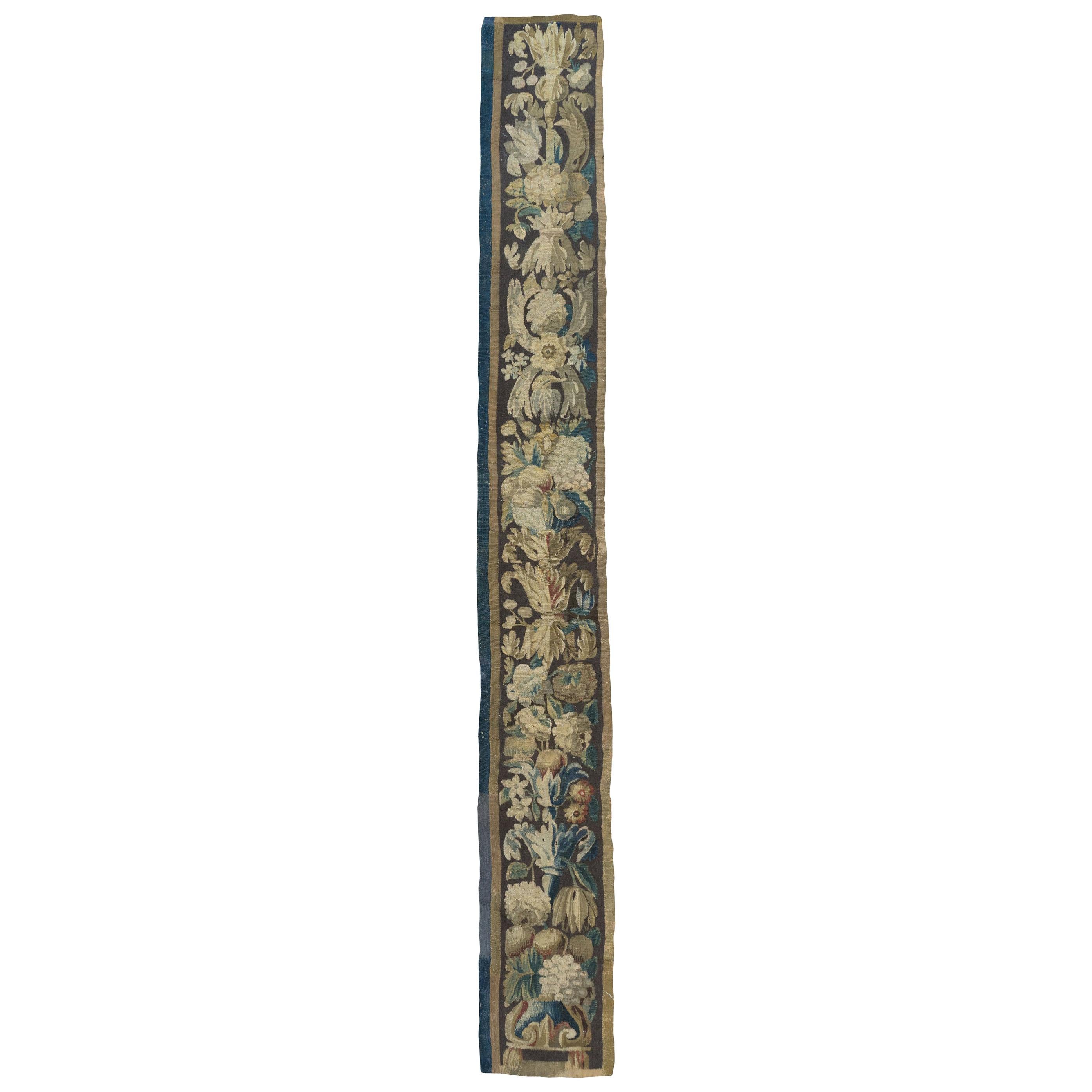 Ancien panneau de bordure de tapisserie d'Aubusson français du 17ème siècle, ivoire, bleu et marron