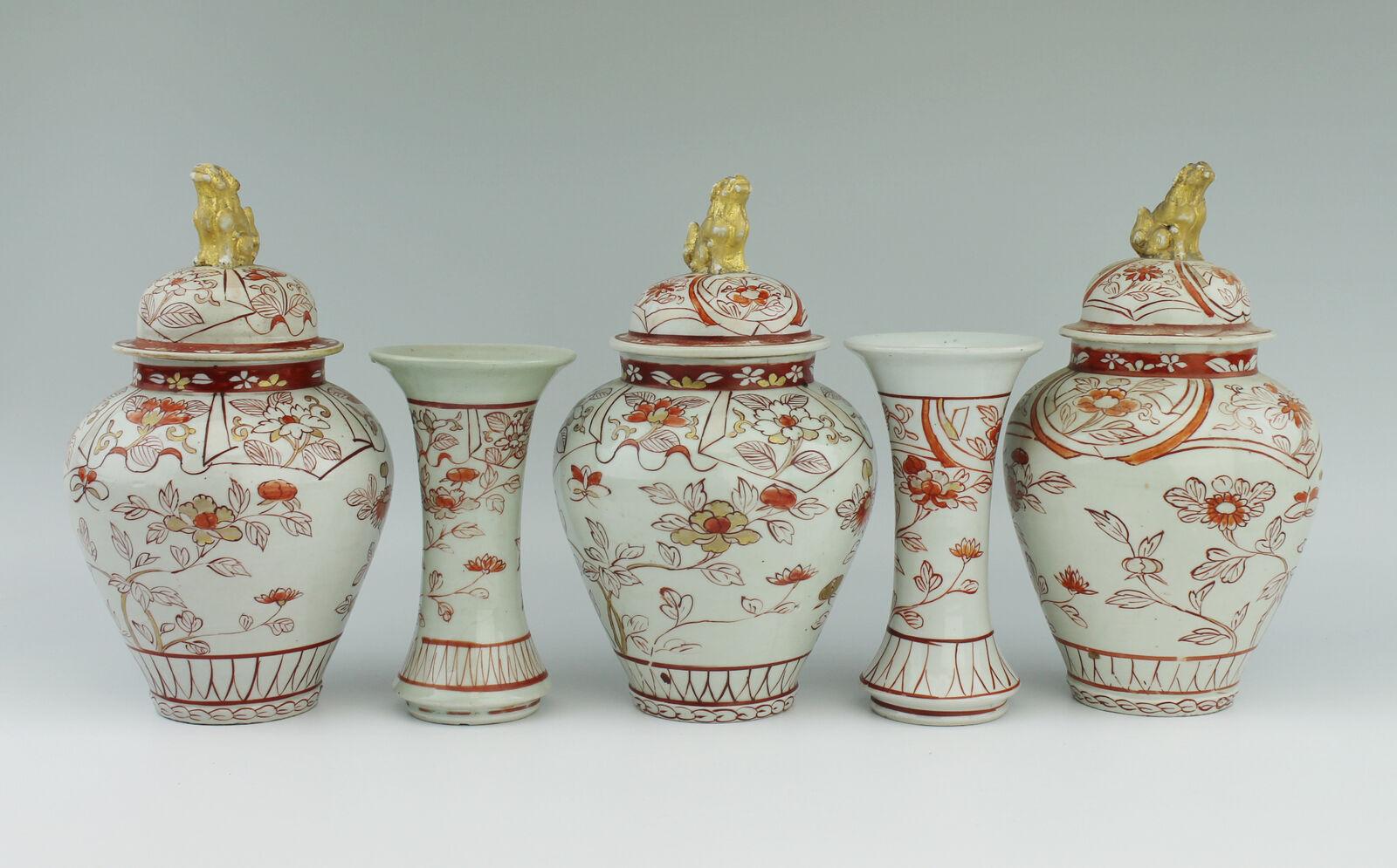 Antique 17th Century Japanese Porcelain Garniture Vases Blood and Milk Edo Pe For Sale 3