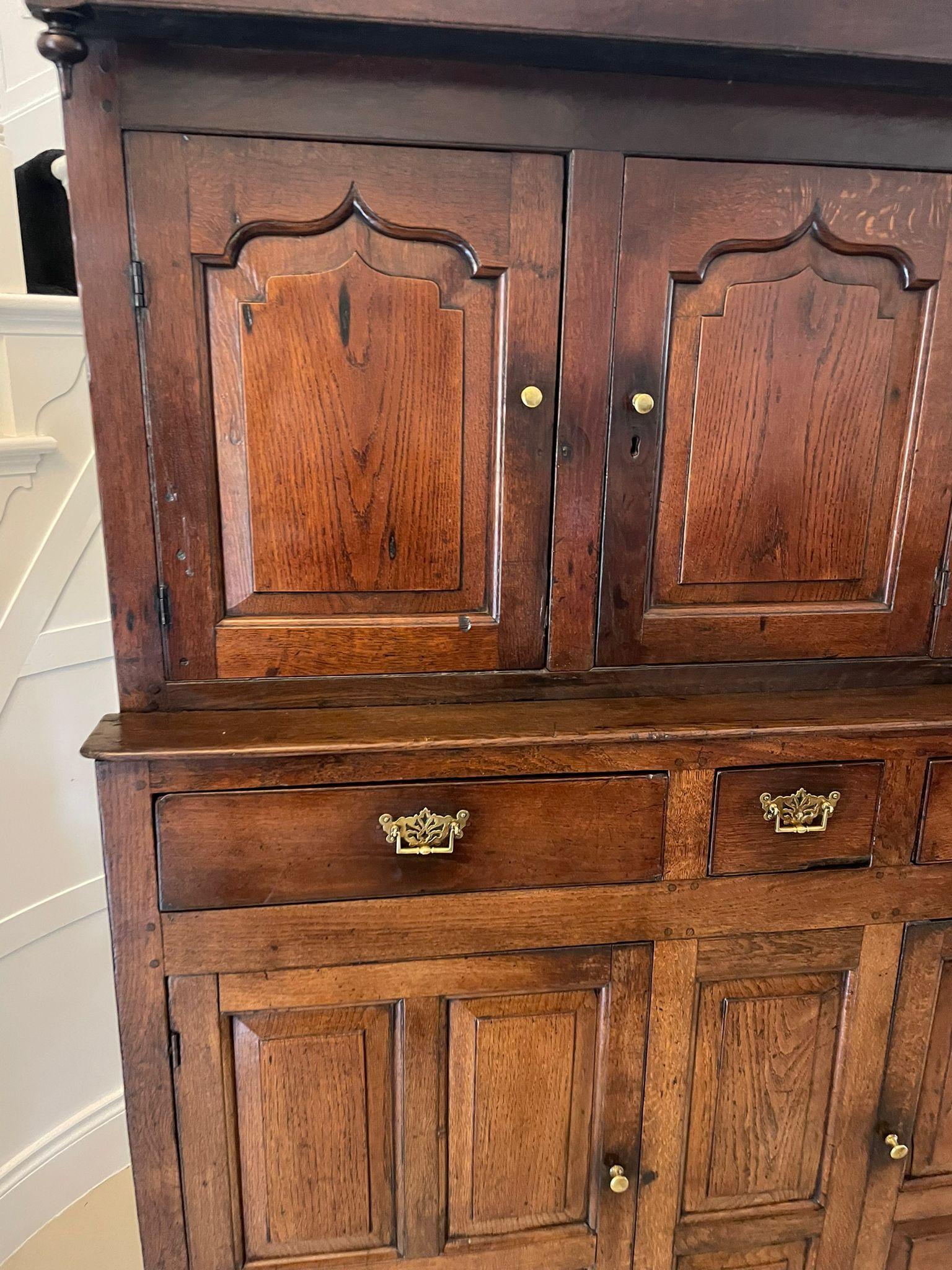 Antique 17th Century Large Welsh Quality Oak Deuddarn Cupboard In Good Condition For Sale In Suffolk, GB