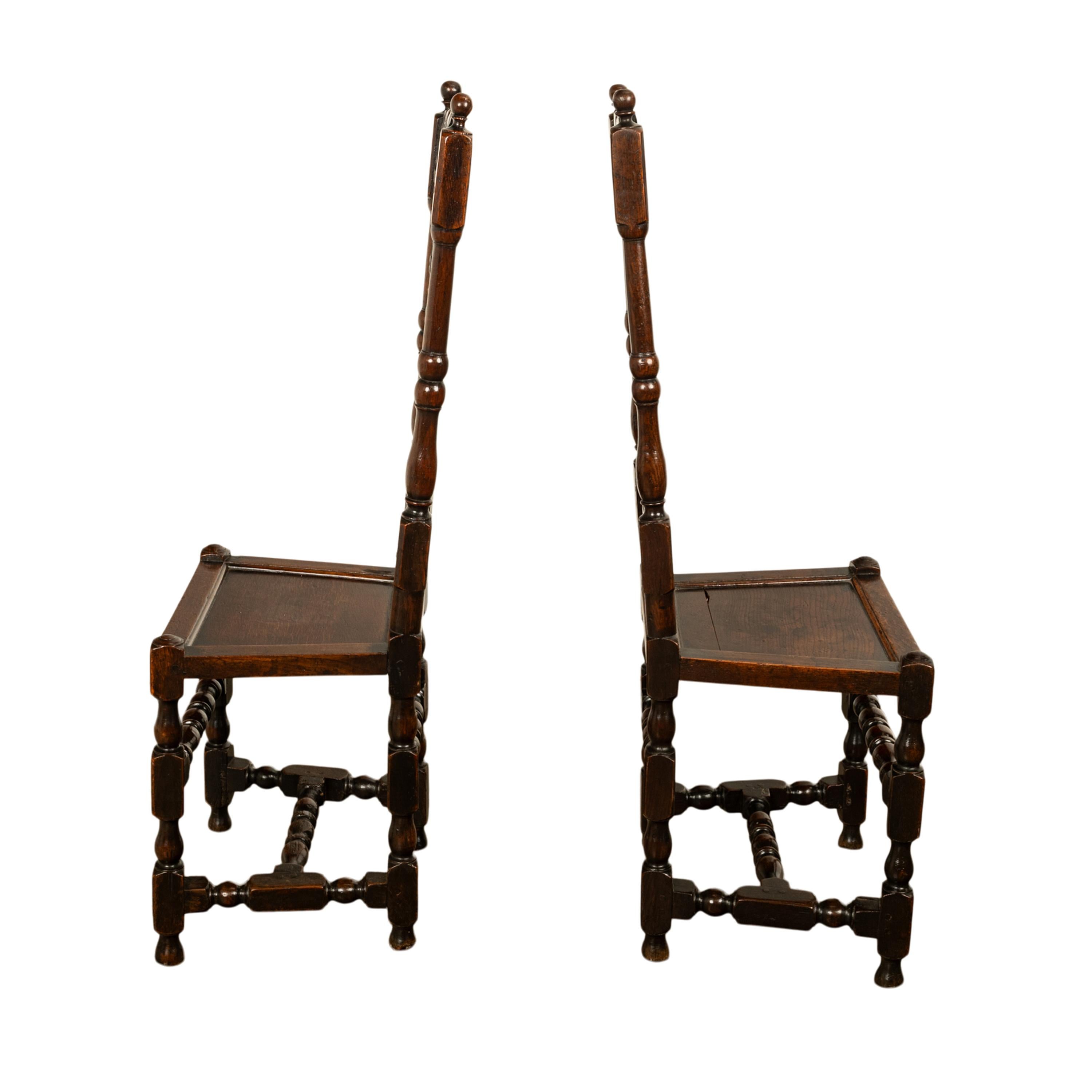 English Antique 17th Century Pair Joined Oak King William & Queen Mary Side Chairs 1690 For Sale