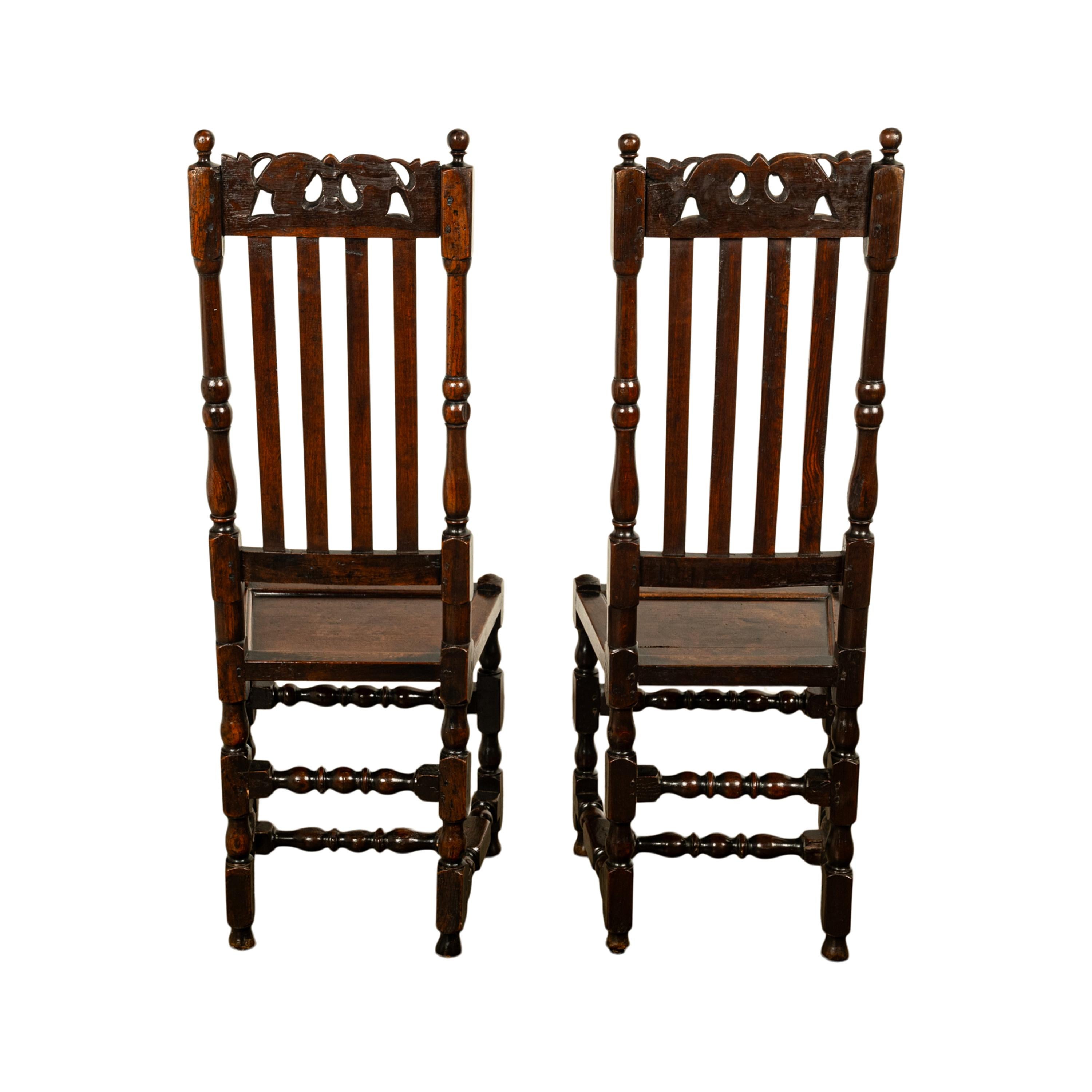 Antique 17th Century Pair Joined Oak King William & Queen Mary Side Chairs 1690 In Good Condition For Sale In Portland, OR