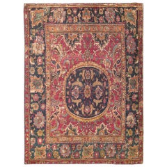 Nazmiyal Antique 17th Century Persian Esfahan Rug. 2 ft 10 in x 3 ft 6 in 