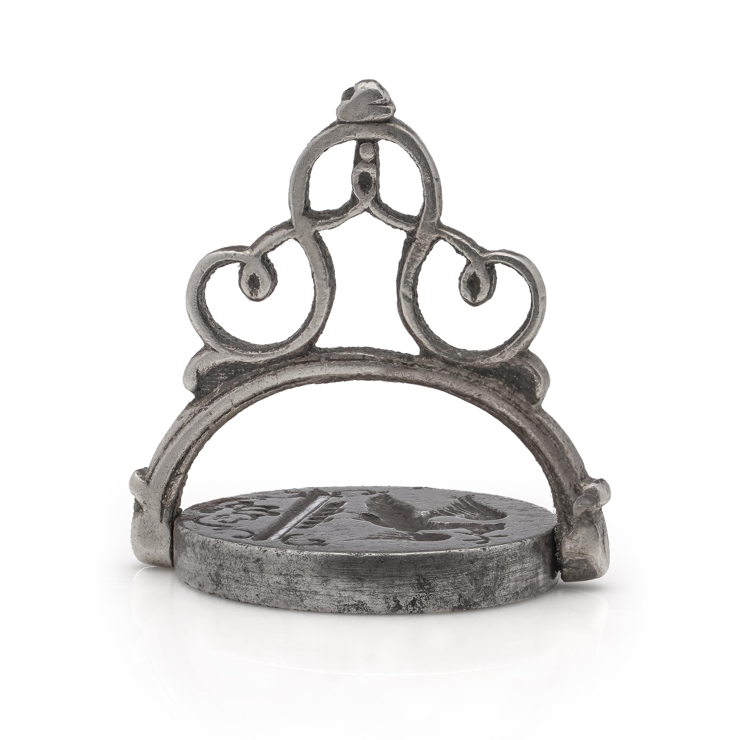 Antique 17th-century Silver and iron seal fob/pendant.

O side with an inscription with archaic English words saying '' Bethouf faitful unto death '' -  
