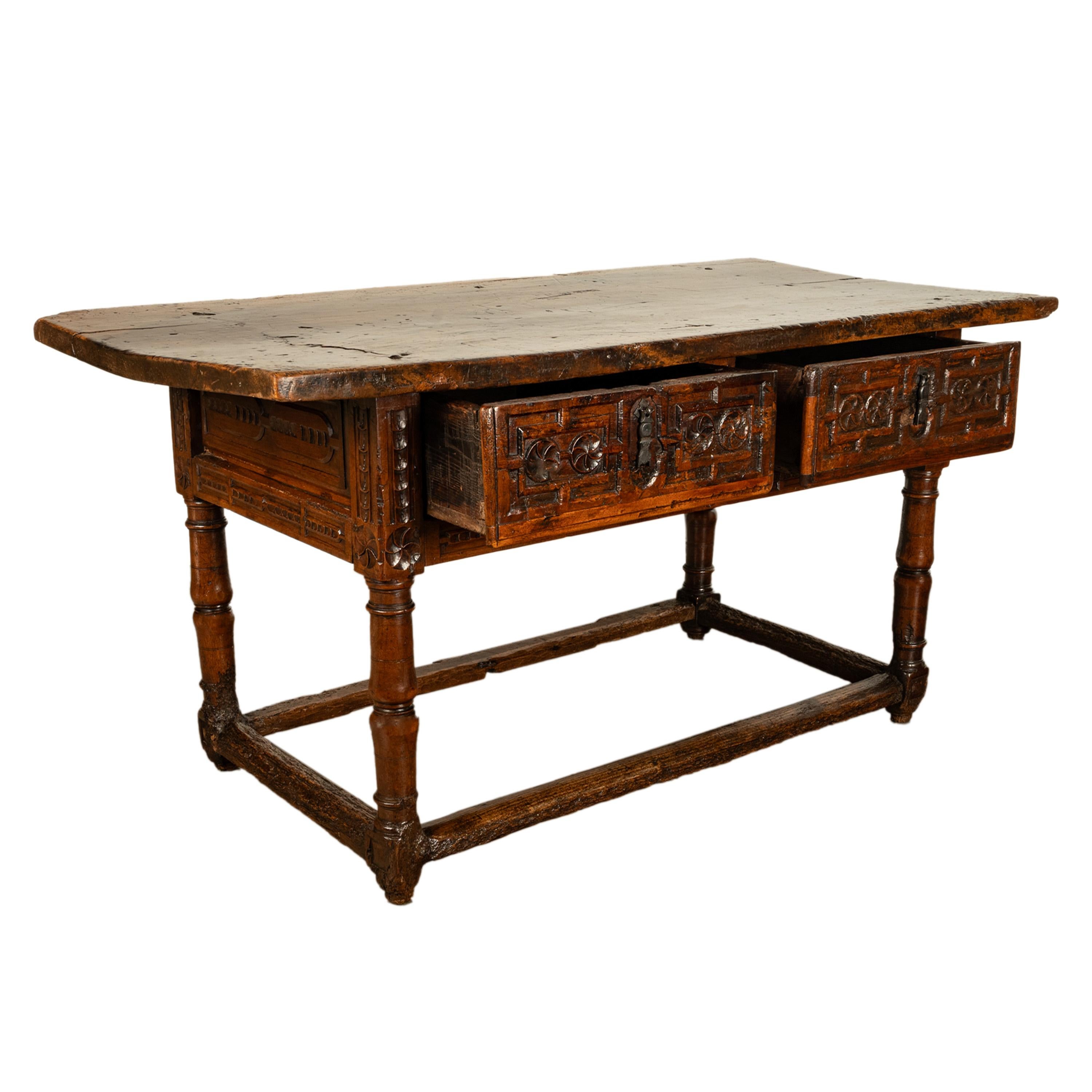 Antigua Mesa Consola de Refectorio Barroca Española del Siglo XVII Tallada en Nogal 1650 en Bueno estado para la venta en Portland, OR