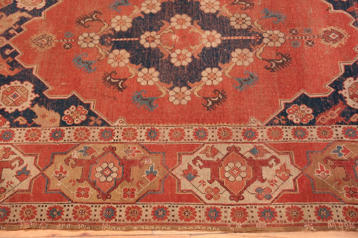 Magnificent antique 17th century Transylvanian rug, country of origin: Romania (Ottoman Empire), date circa second half of 17th century - Size: 4 ft 2 in x 5 ft 9 in (1.27 m x 1.75 m).