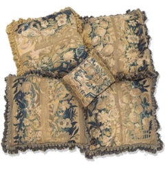 Coussin tapisserie Verdure du 17ème siècle avec feuillage et petits glands