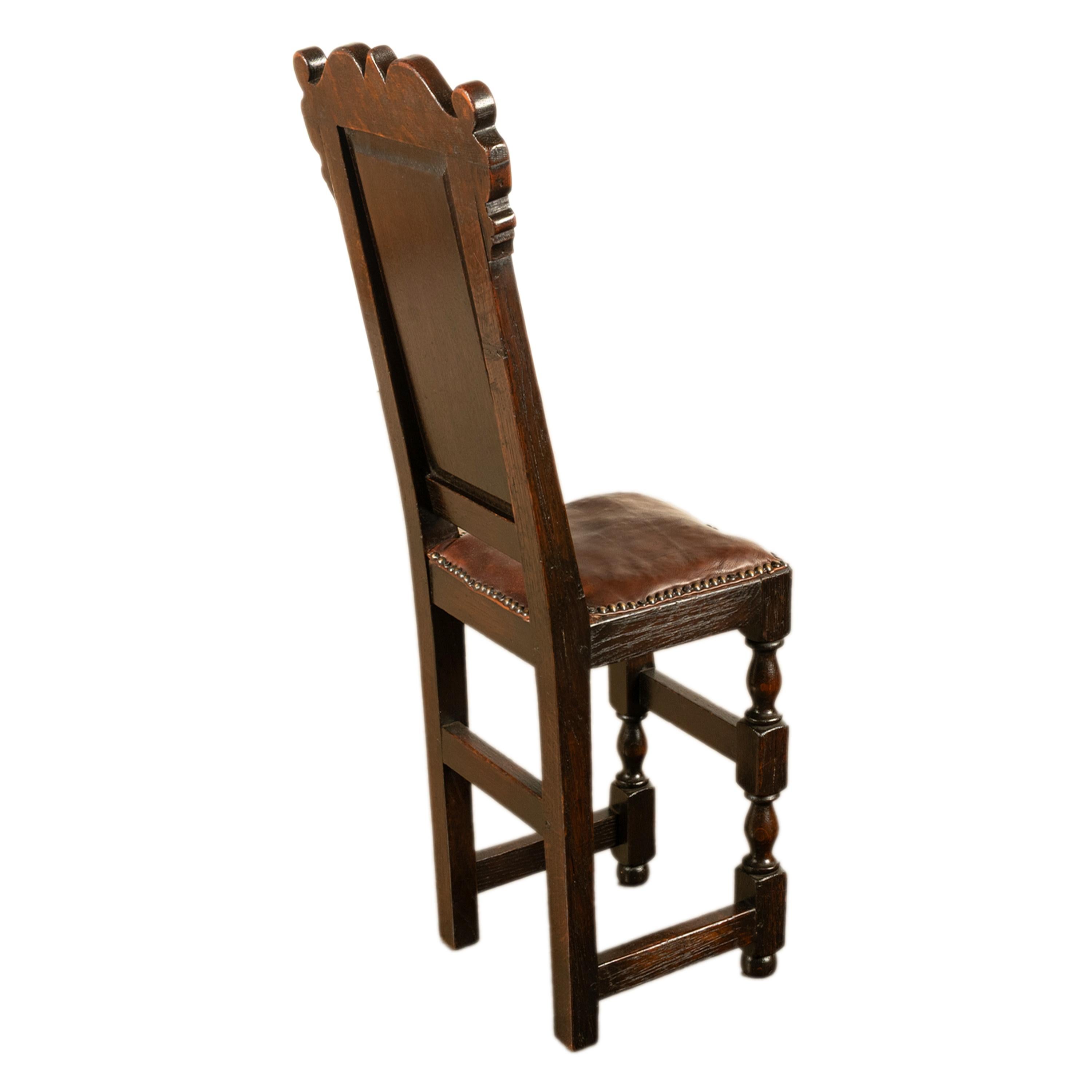 Antique 17th Century William & Mary Carved Oak Child's Wainscot Chair Yorks 1690 In Good Condition In Portland, OR