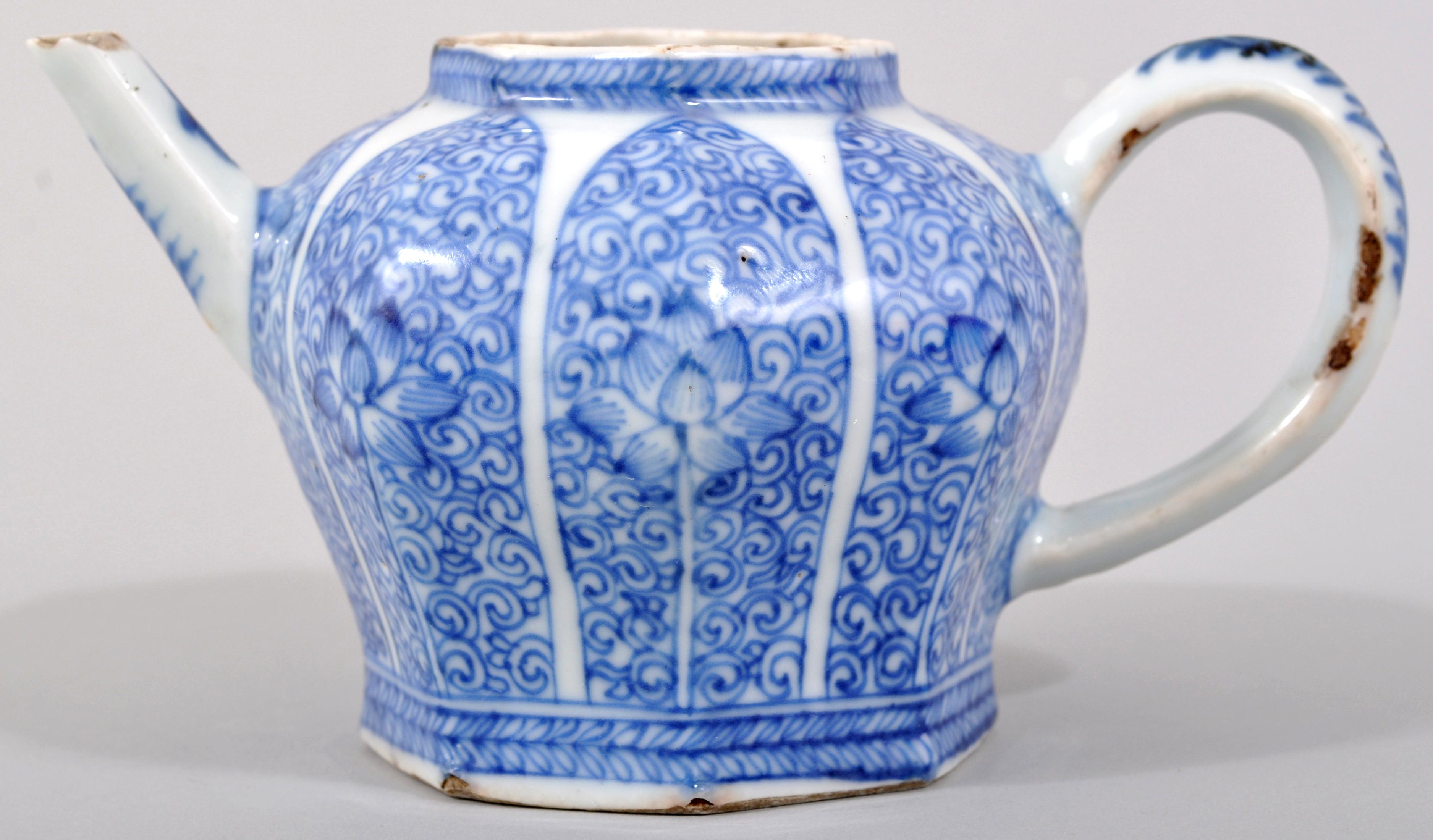 Antique Chinese Kangxi Islamic Style Blue and White Teapot and Stand, circa 1650 1