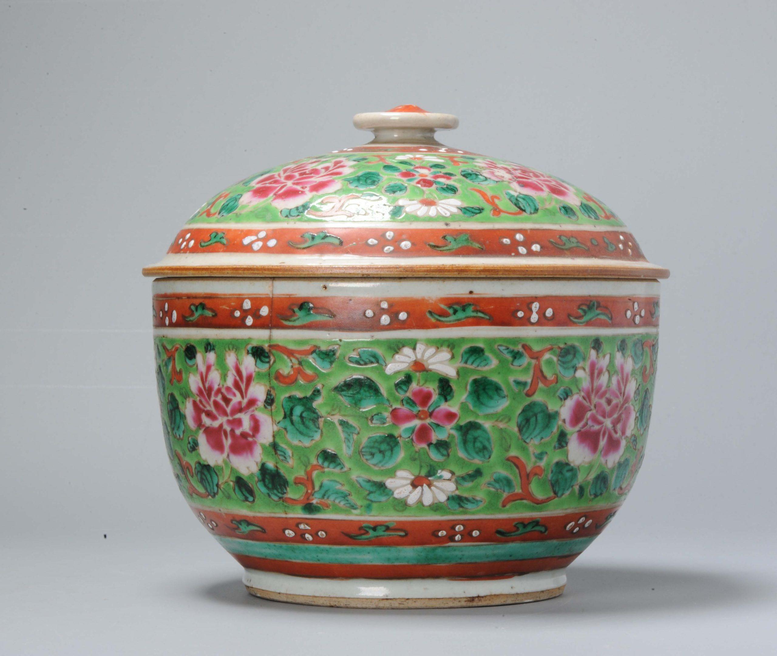 Antique 18/19 Century Chinese Porcelain Thai Bencharong Jar with Flowers Green 6