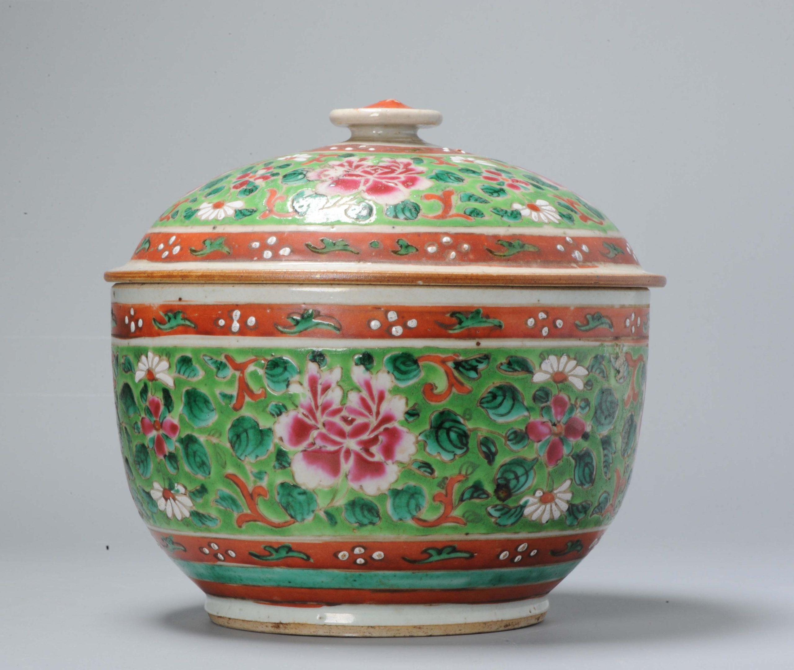 Qing Antique 18/19 Century Chinese Porcelain Thai Bencharong Jar with Flowers Green