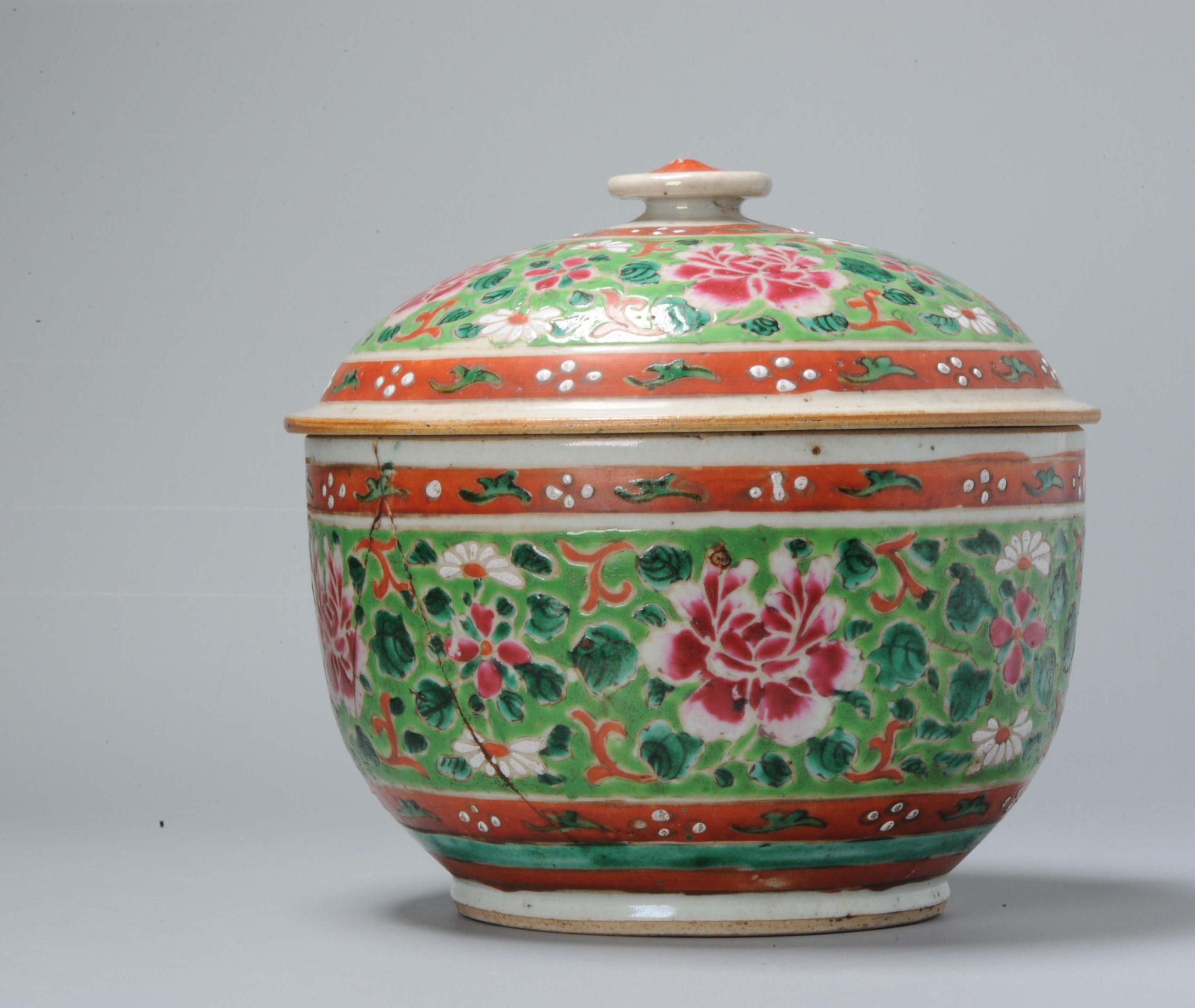 Antique 18/19 Century Chinese Porcelain Thai Bencharong Jar with Flowers Green 2