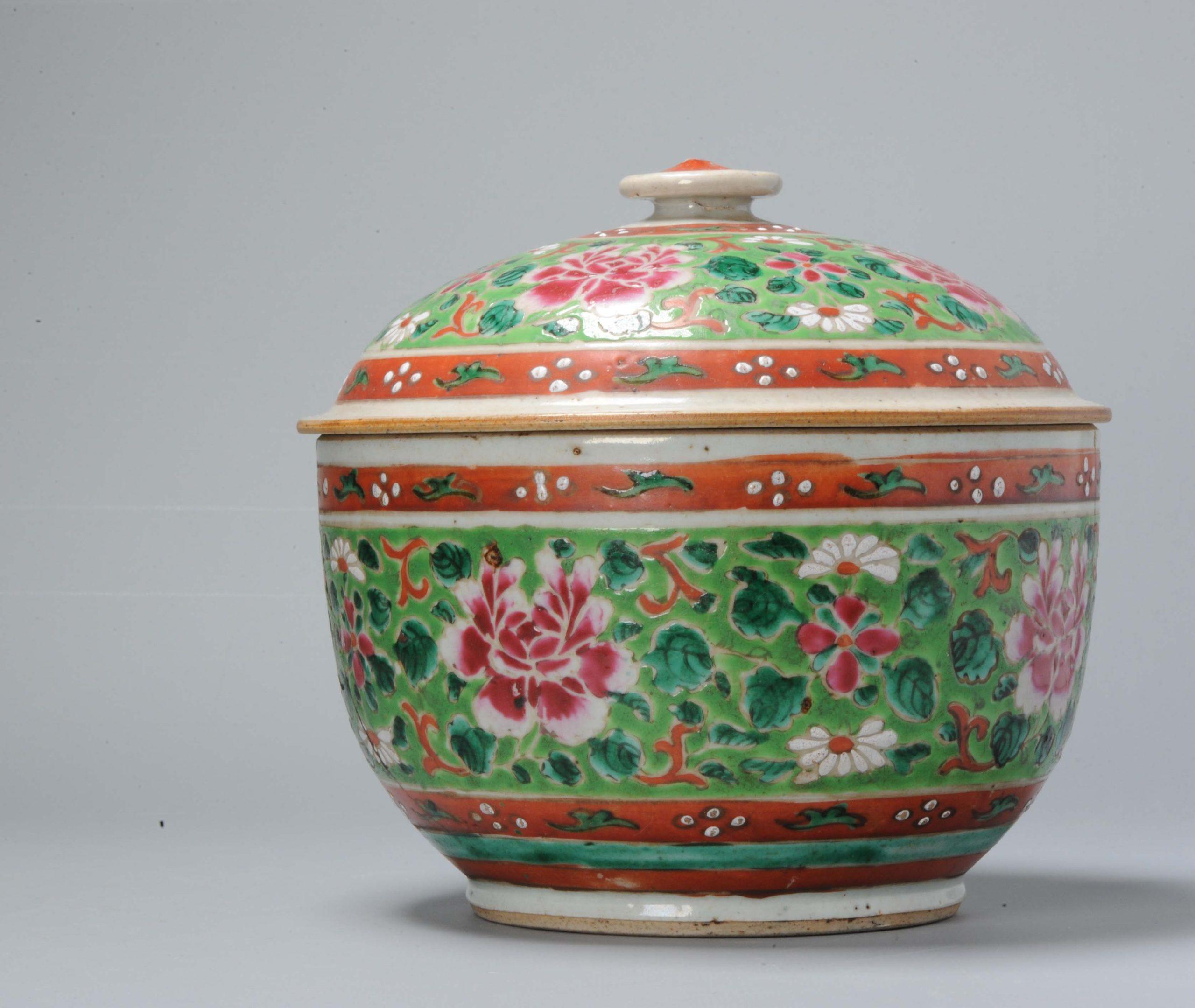 Antique 18/19 Century Chinese Porcelain Thai Bencharong Jar with Flowers Green 3