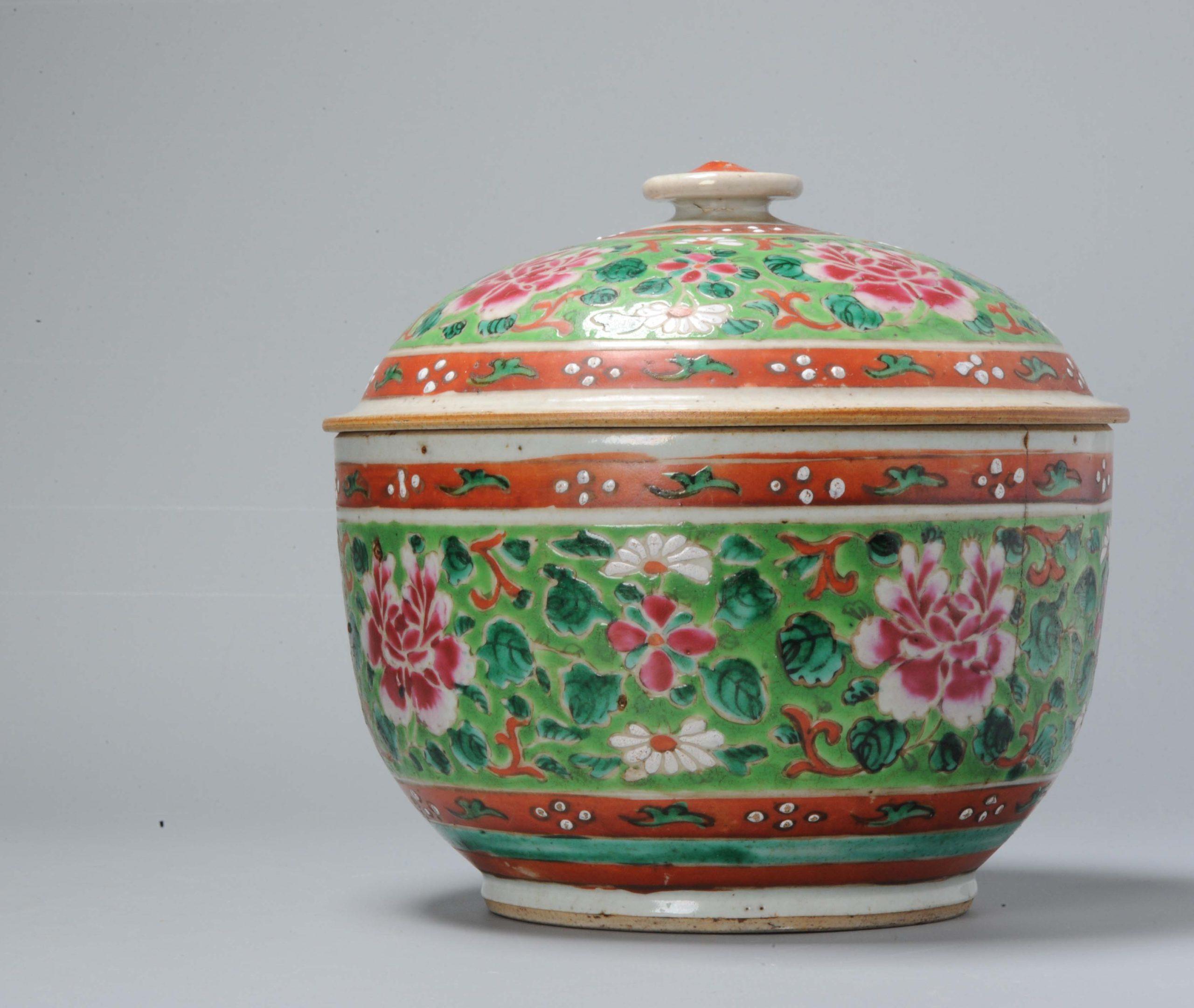 Antique 18/19 Century Chinese Porcelain Thai Bencharong Jar with Flowers Green 4