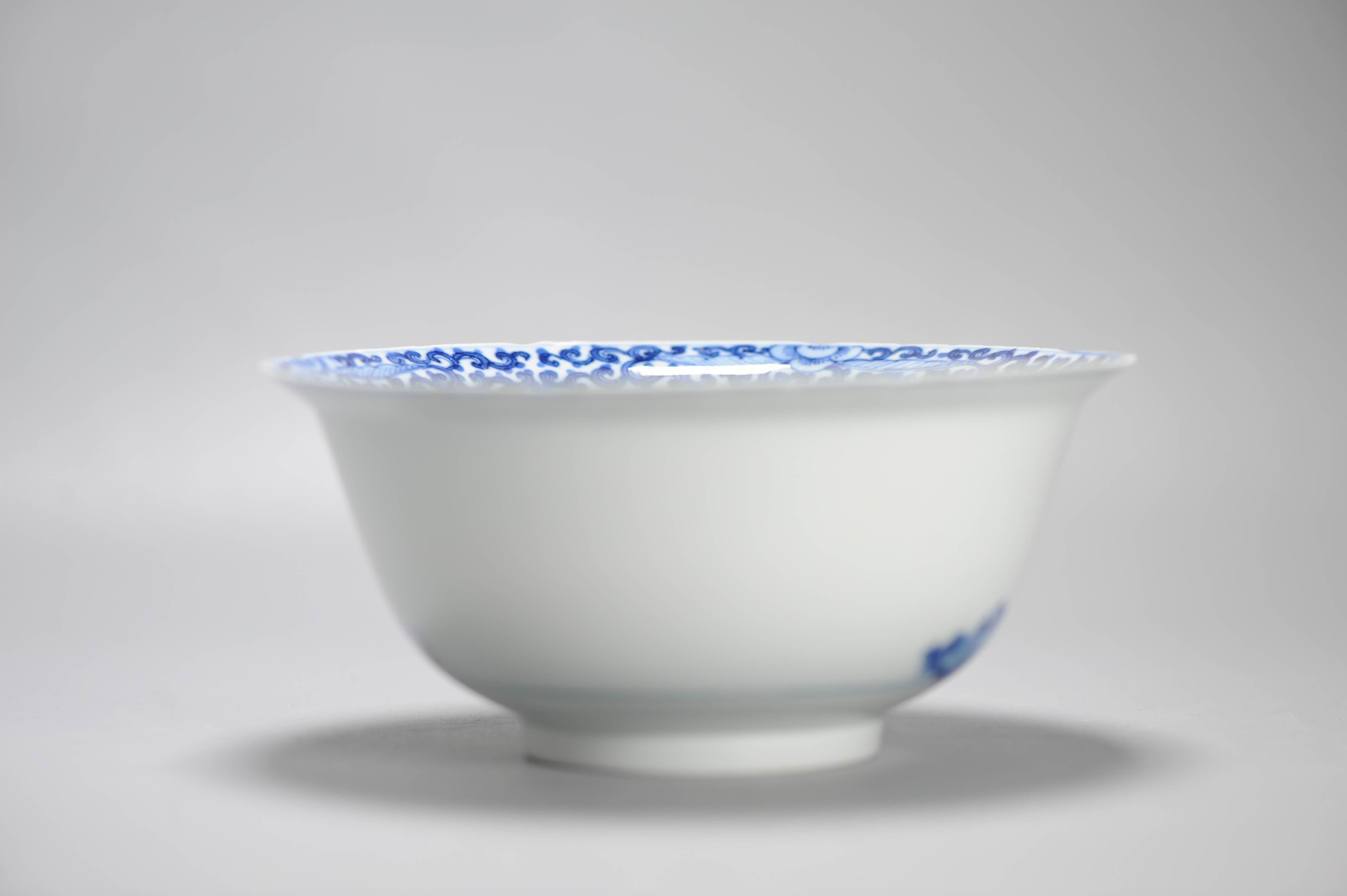 Chinois Anciennes figurines de bols en porcelaine chinoise de la période Qing marquées Kangxi, 18/19e siècle en vente