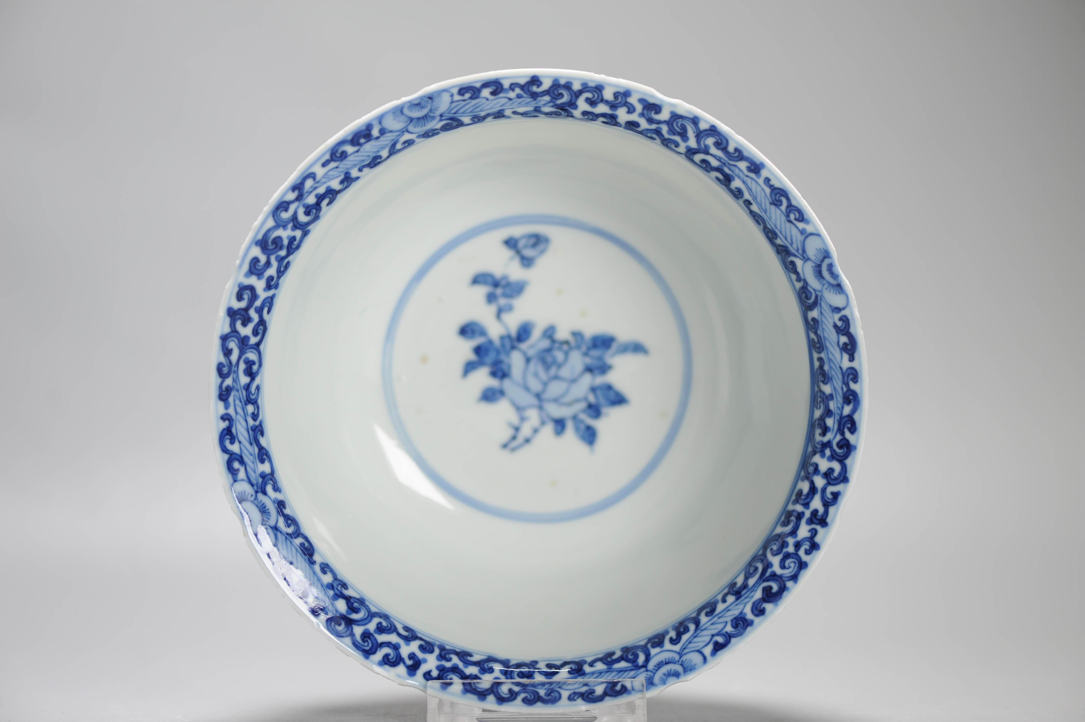 Anciennes figurines de bols en porcelaine chinoise de la période Qing marquées Kangxi, 18/19e siècle Bon état - En vente à Amsterdam, Noord Holland
