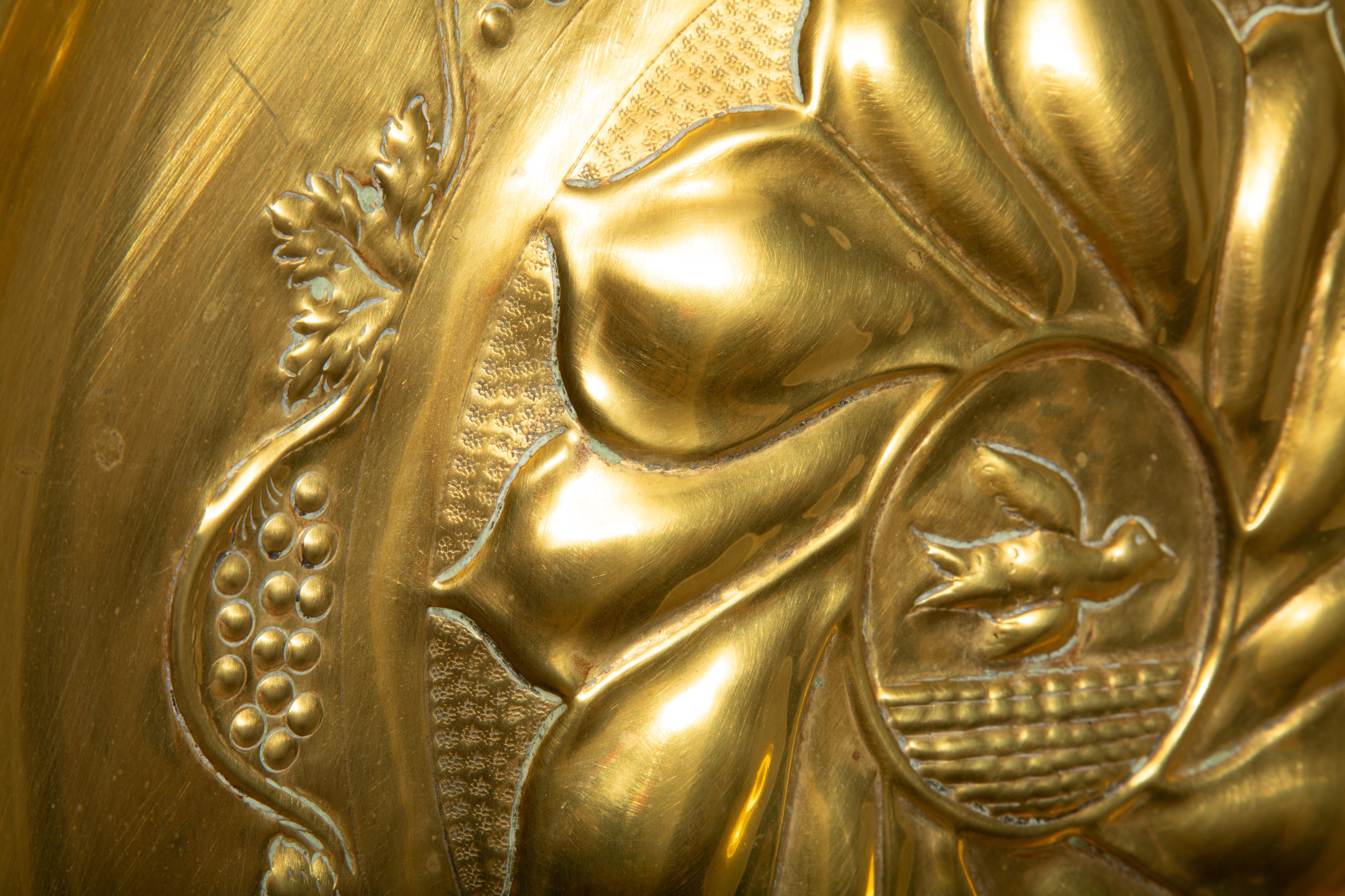 Antique 18/19th Century Ornamental Brass Alms Dish with Dove Motif (21.75
