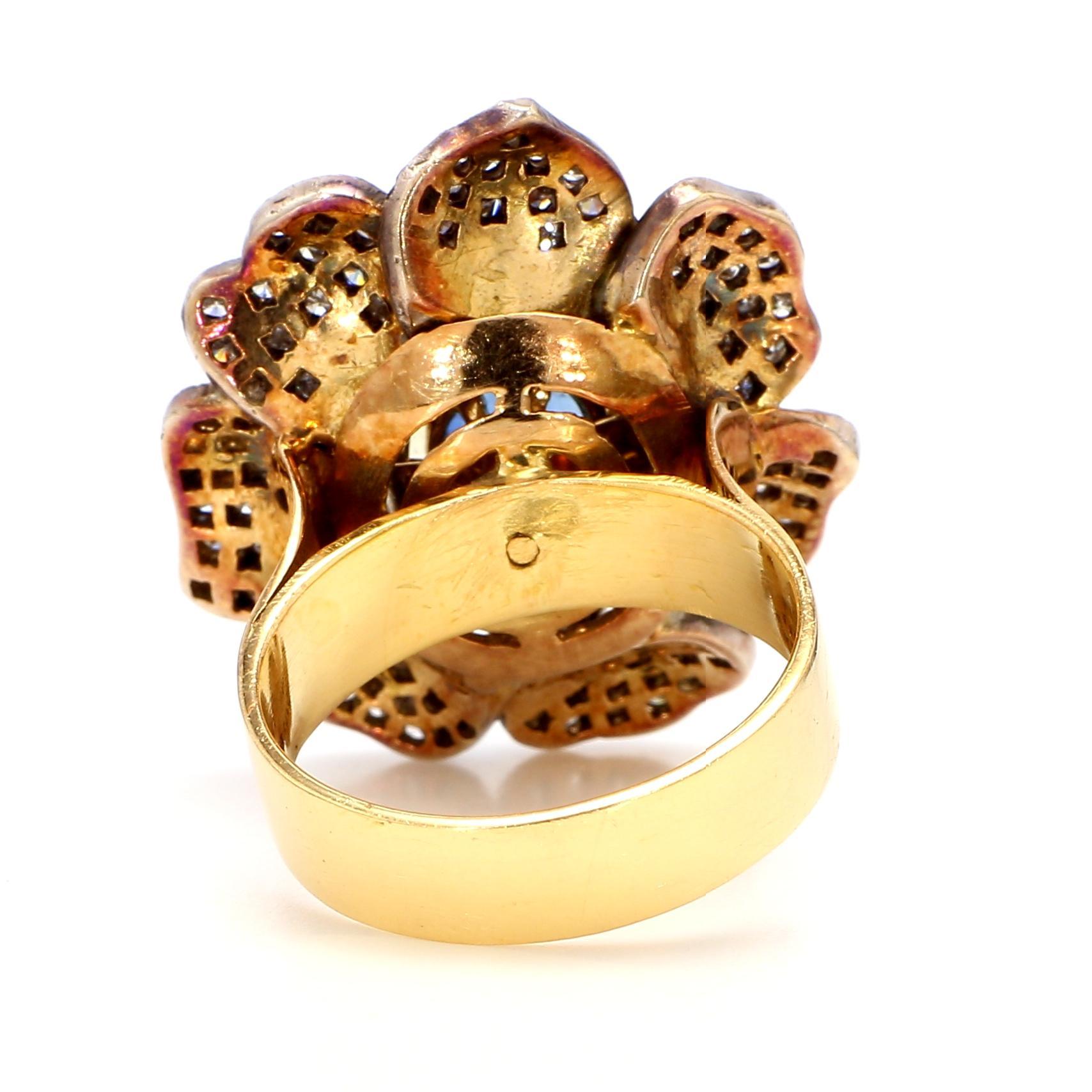 Antique 1.8 Carat Blue Sapphire and 1.6 Carat Diamond 18K Gold Ring For Sale 1