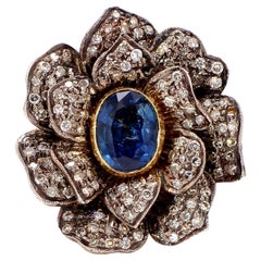 Antiker 1,8 Karat blauer Saphir und 1,6 Karat Diamantring aus 18 Karat Gold